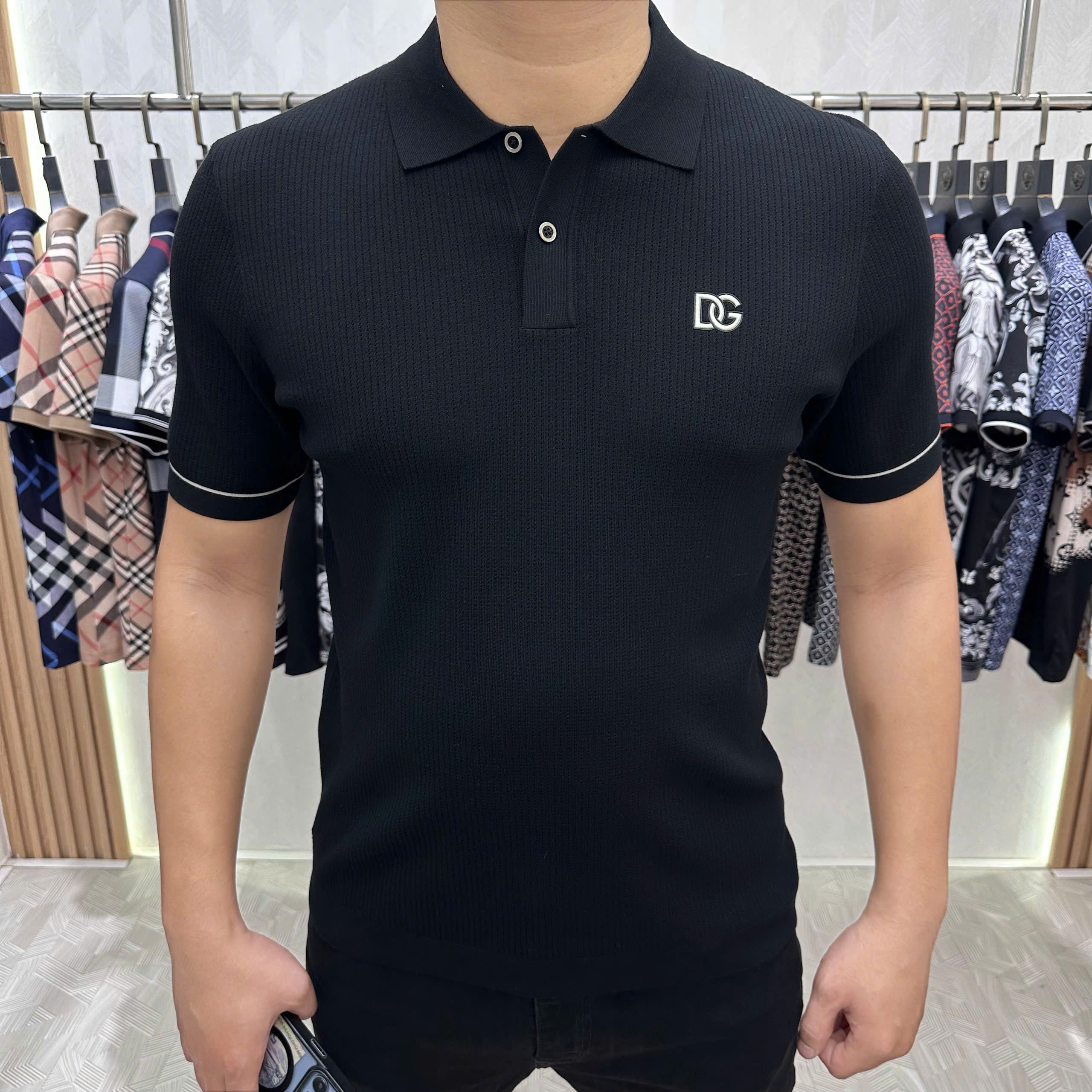 Áo polo len Dolce Gabbana Đen check kẻ Trắng viền ống tay logo DG tag bạc thêu ngực Like Auth 48-52 MK