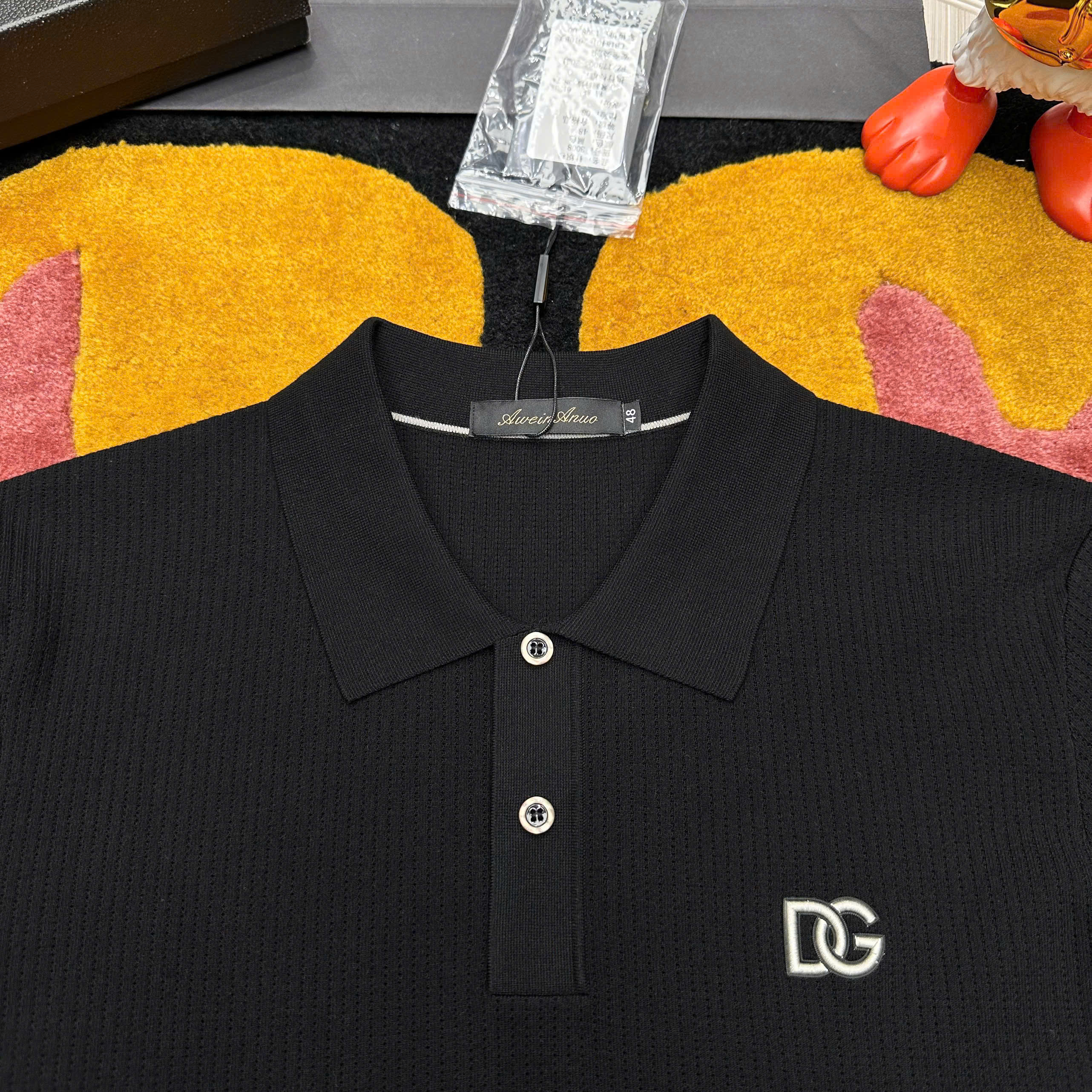 Áo polo len Dolce Gabbana Đen check kẻ Trắng viền ống tay logo DG tag bạc thêu ngực Like Auth 48-52 MK