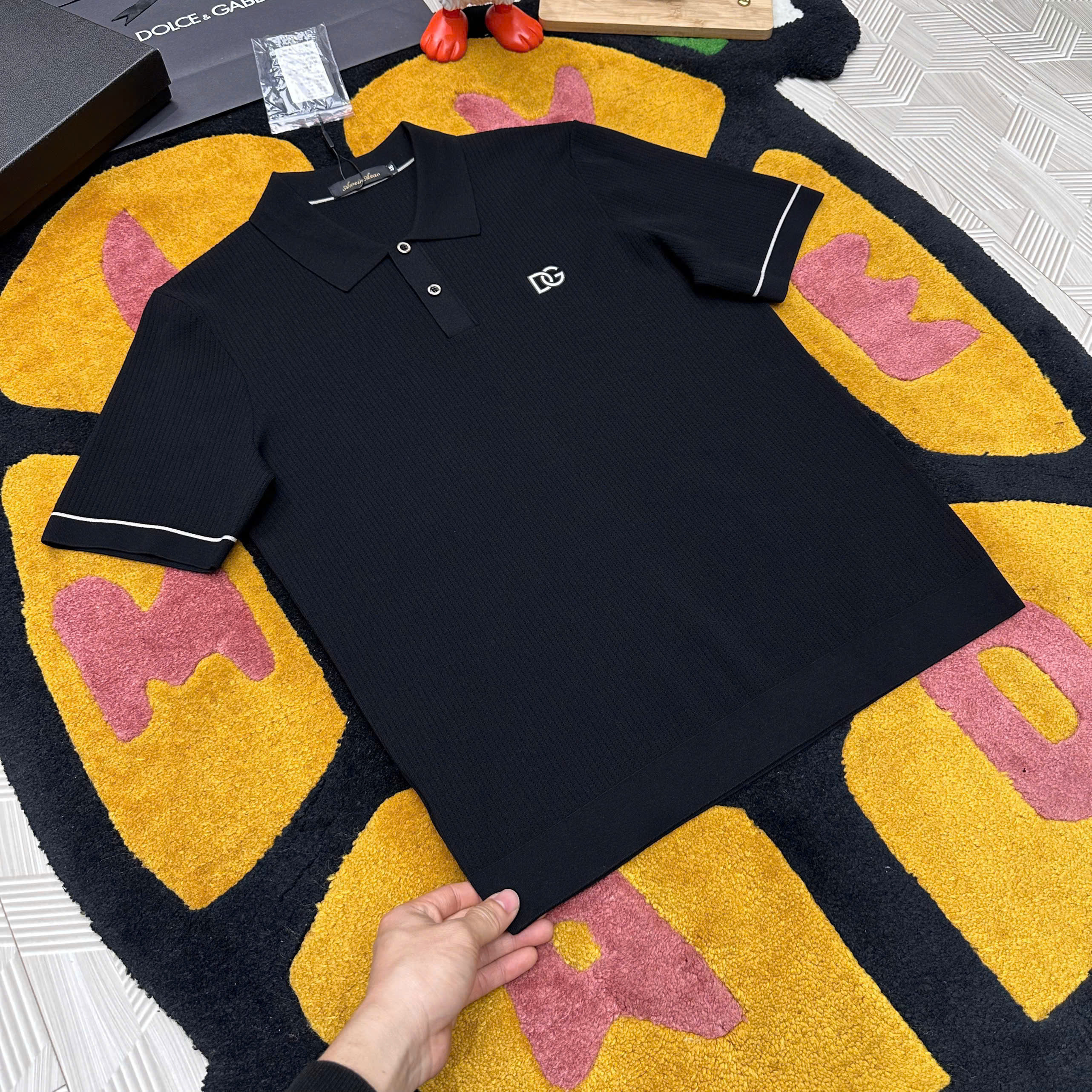 Áo polo len Dolce Gabbana Đen check kẻ Trắng viền ống tay logo DG tag bạc thêu ngực Like Auth 48-52 MK