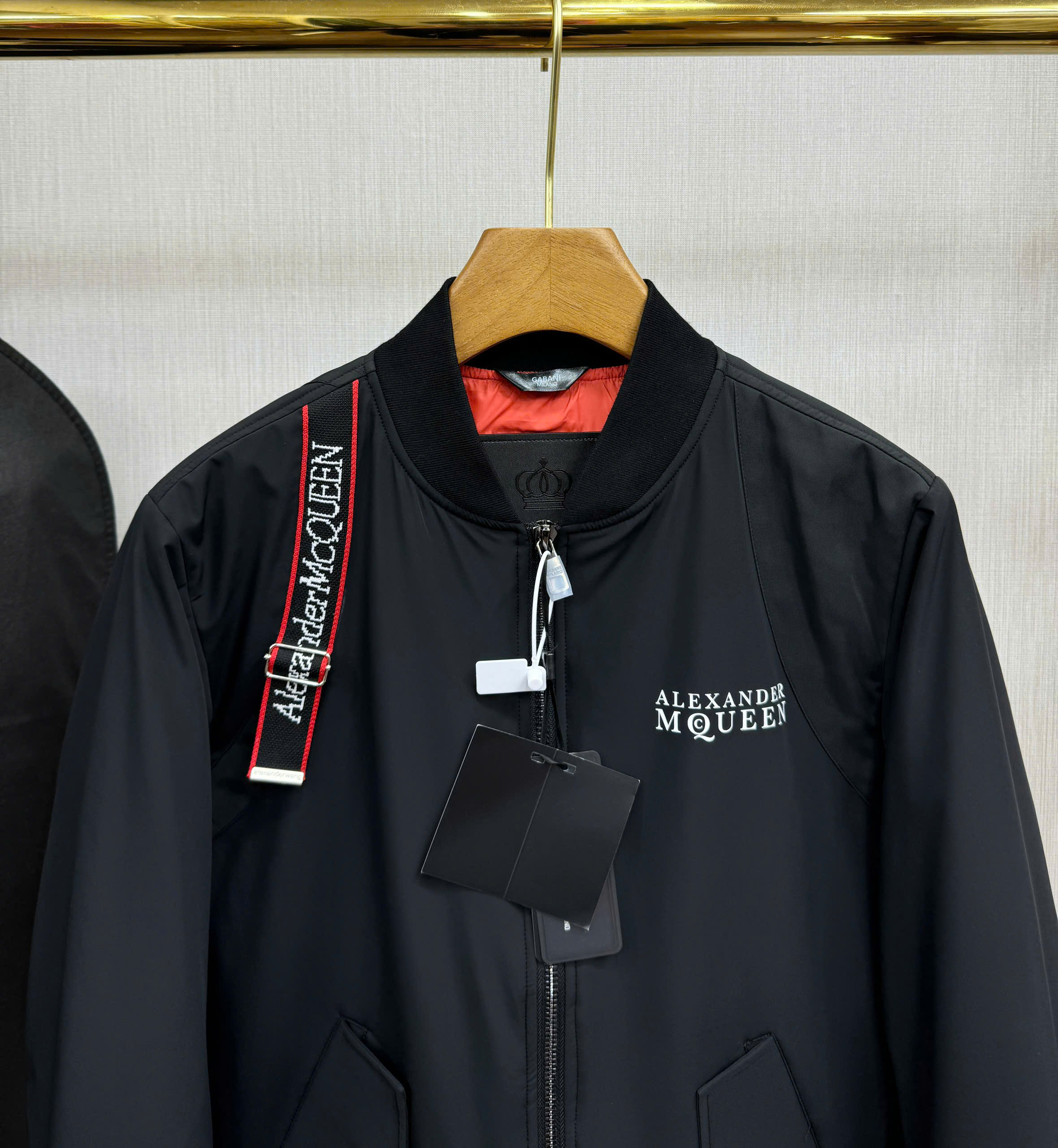 Áo khoác bomber gió Mcqueen MCQ khóa logo thêu ngực tag vai phải Like Auth 44-50 MK