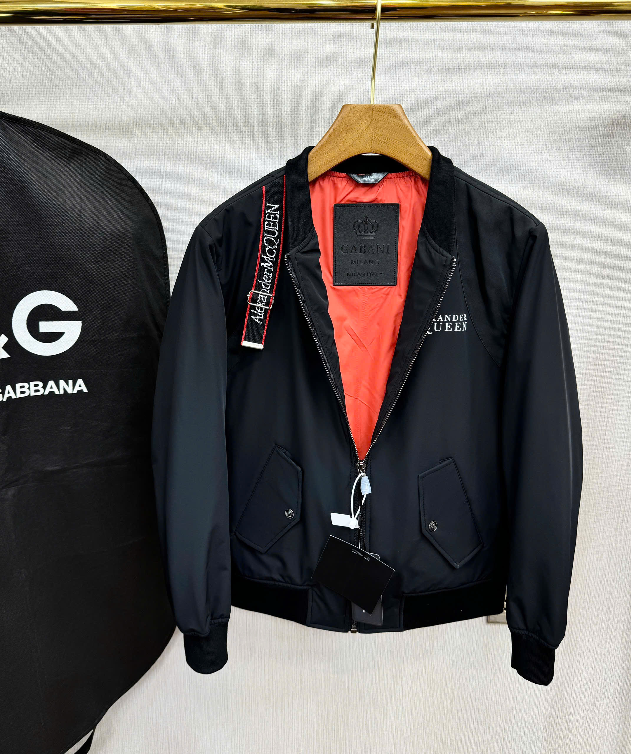 Áo khoác bomber gió Mcqueen MCQ khóa logo thêu ngực tag vai phải Like Auth 44-50 MK