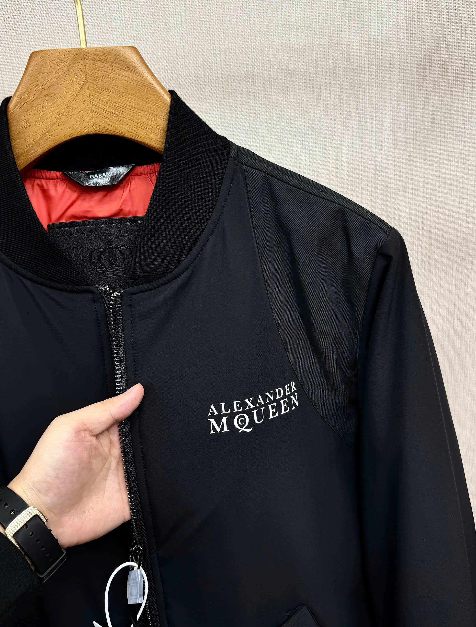 Áo khoác bomber gió Mcqueen MCQ khóa logo thêu ngực tag vai phải Like Auth 44-50 MK