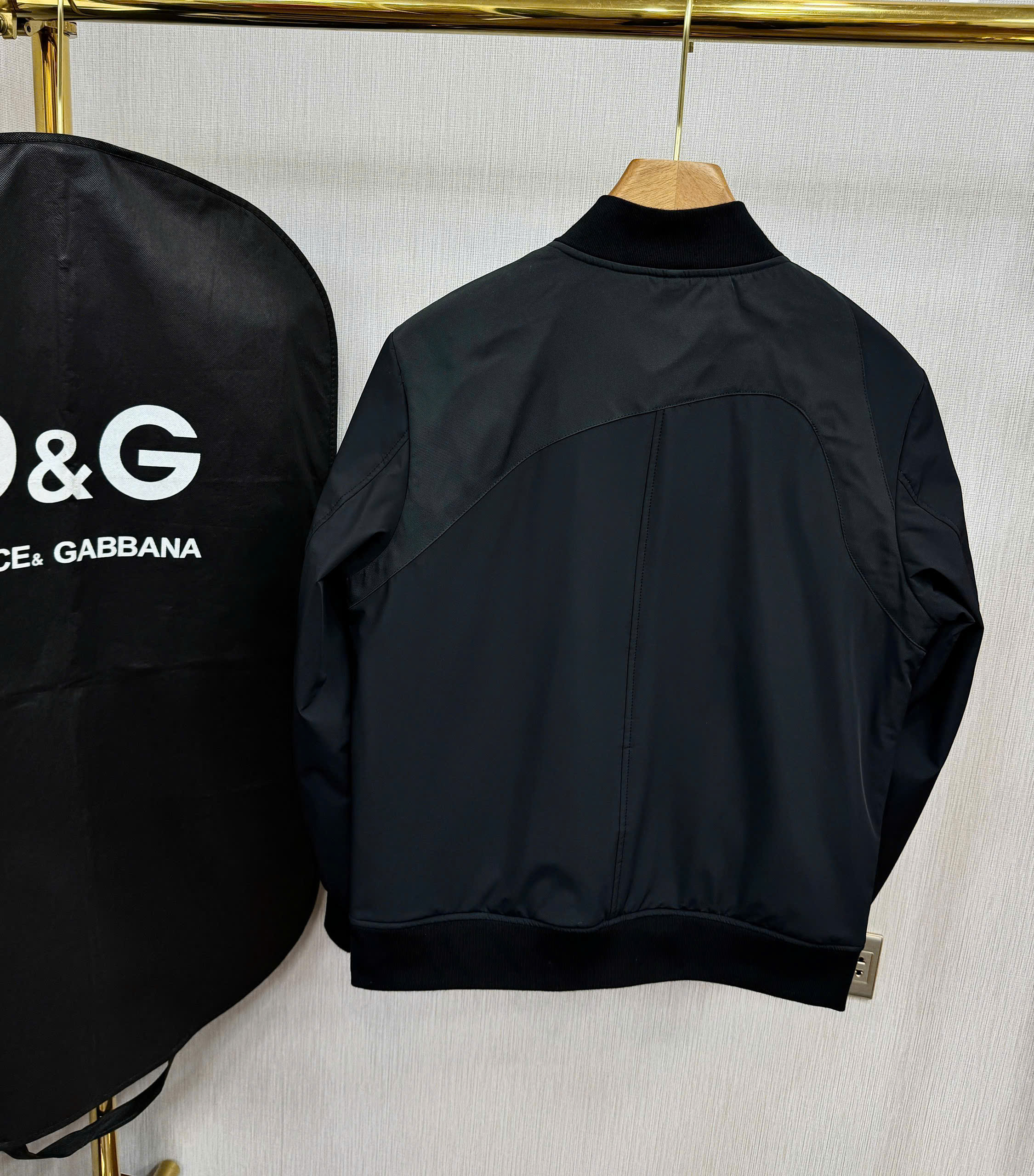 Áo khoác bomber gió Mcqueen MCQ khóa logo thêu ngực tag vai phải Like Auth 44-50 MK