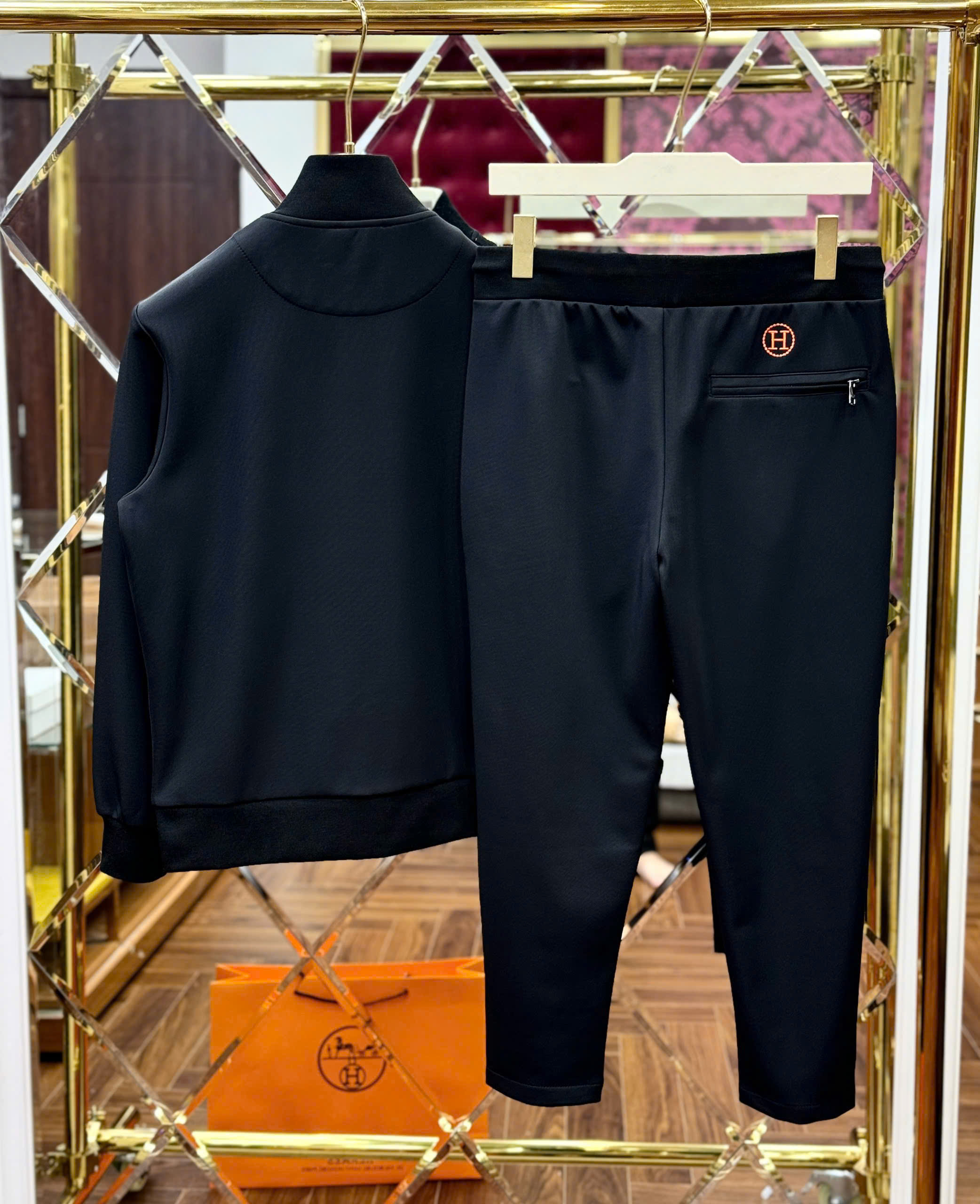 Set bộ nỉ Hermes HM Đen logo tag vuông ngực Like Auth 44-50 MK