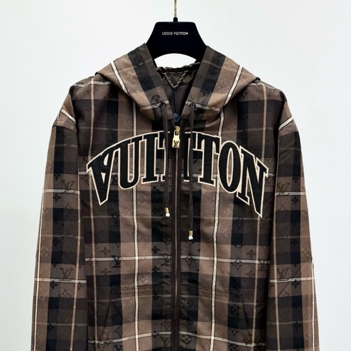 Áo khoác hoodie Louis Vuitton LV 1361 Nâu kẻ sọc logo ngực Like Auth S-L VTN