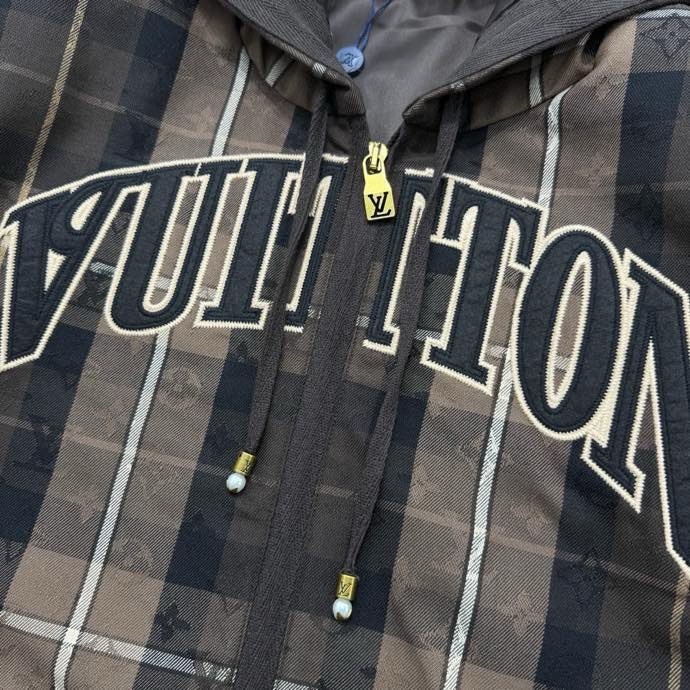 Áo khoác hoodie Louis Vuitton LV 1361 Nâu kẻ sọc logo ngực Like Auth S-L VTN