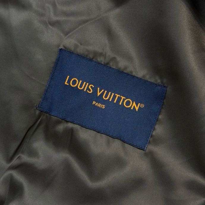 Áo khoác hoodie Louis Vuitton LV 1361 Nâu kẻ sọc logo ngực Like Auth S-L VTN