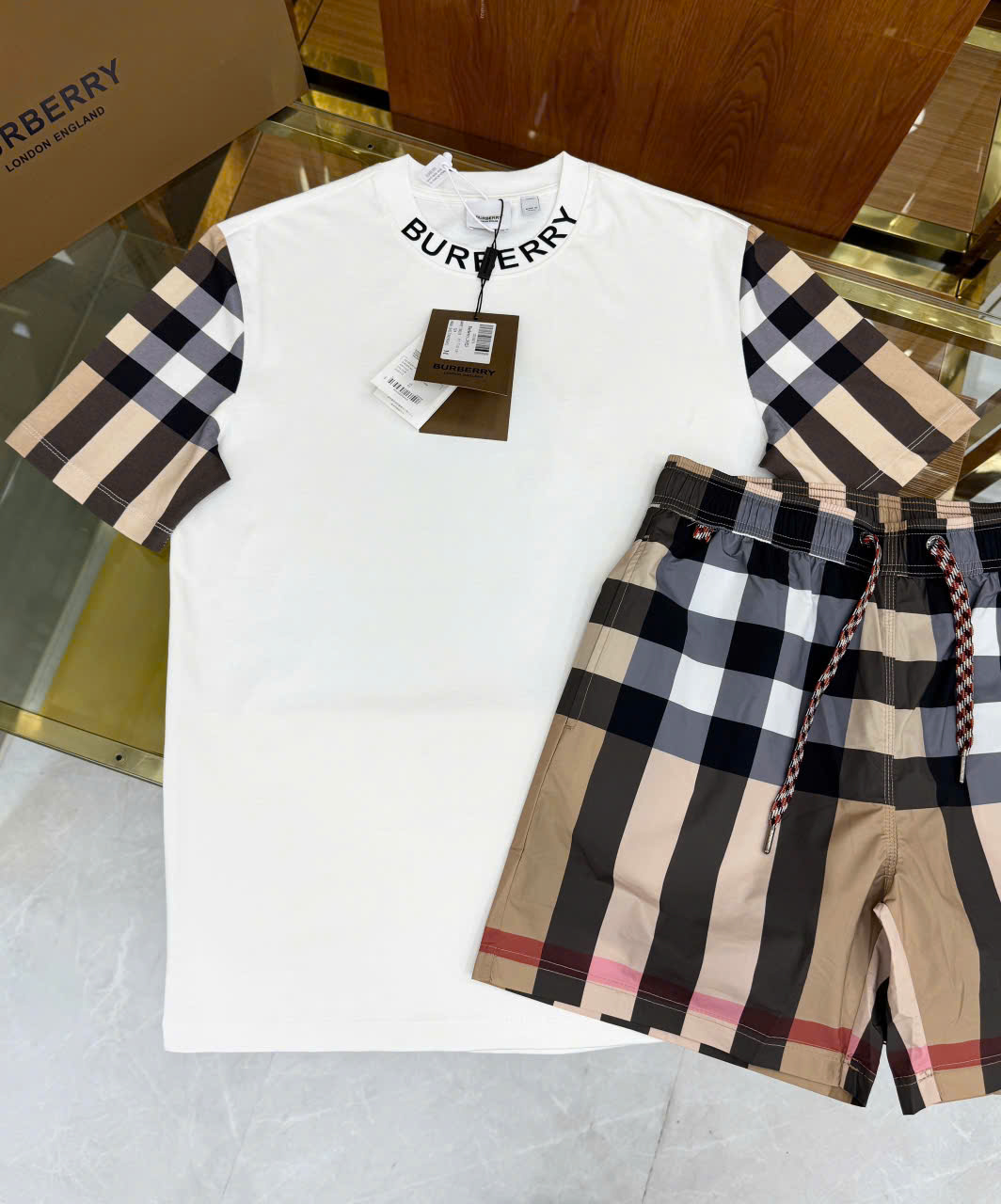 Bộ, Set hè Burberry BBR trơn phối kẻ sọc Nâu Like Aauth on web LK