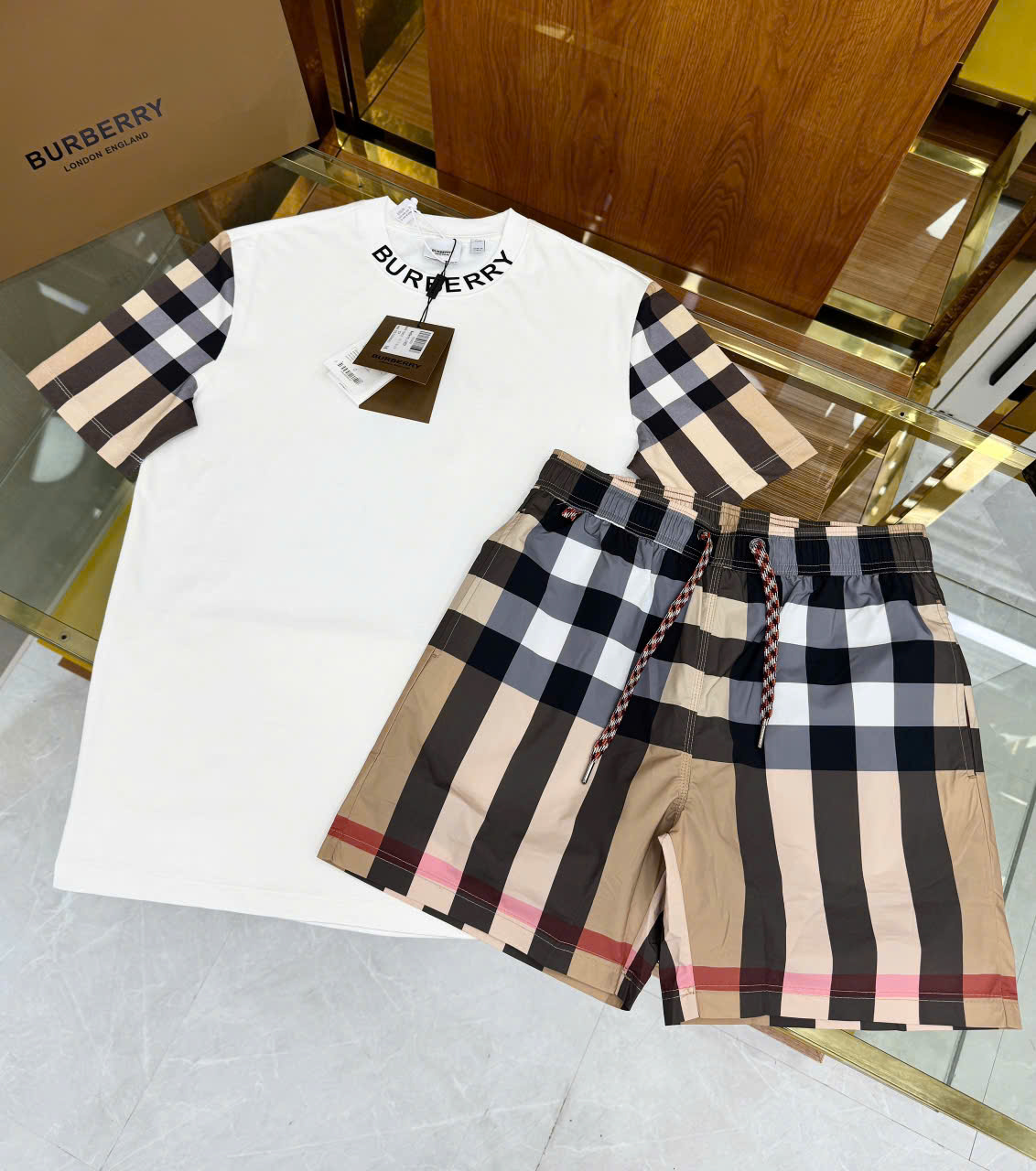 Bộ, Set hè Burberry BBR trơn phối kẻ sọc Nâu Like Aauth on web LK