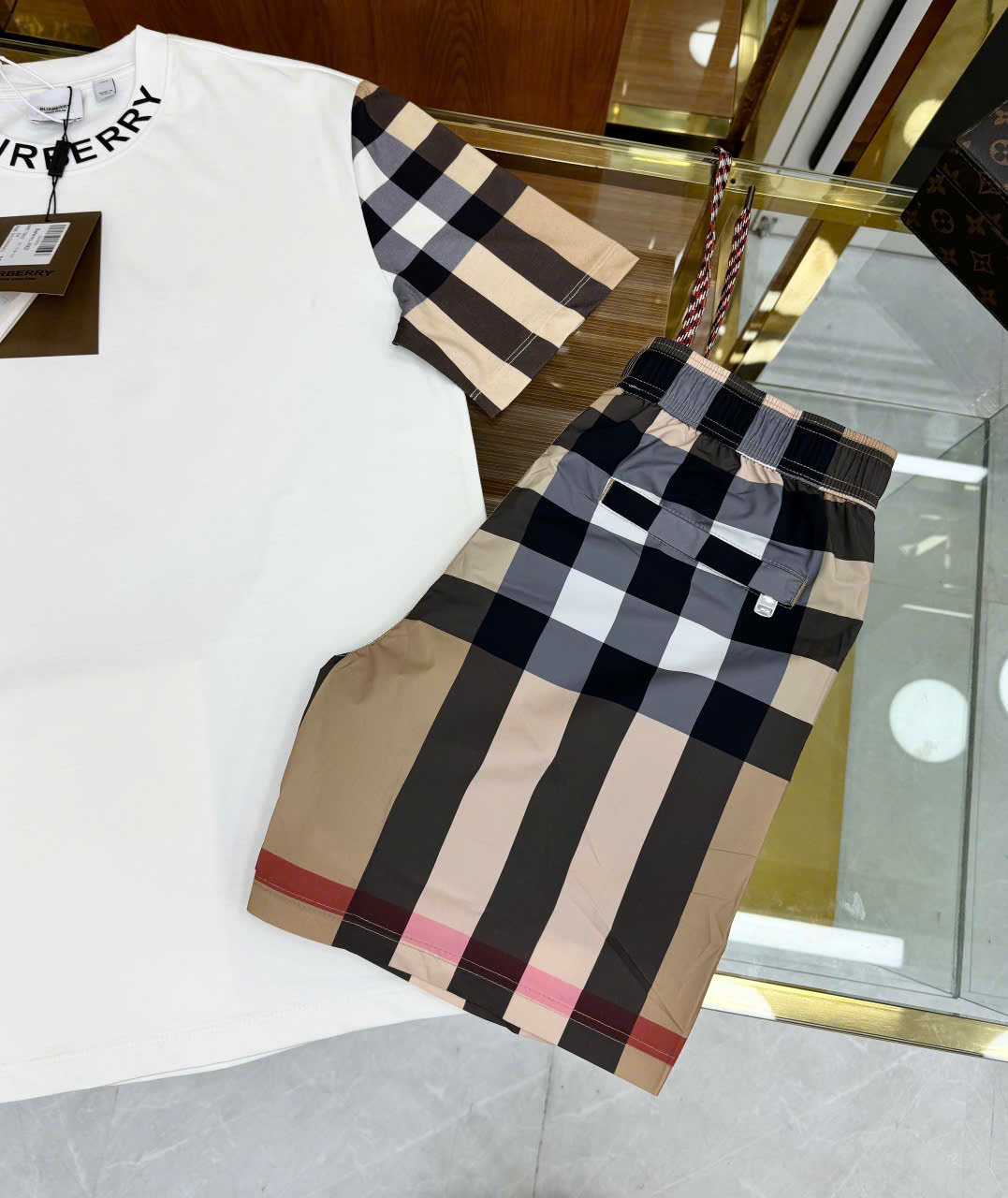 Bộ, Set hè Burberry BBR trơn phối kẻ sọc Nâu Like Aauth on web LK