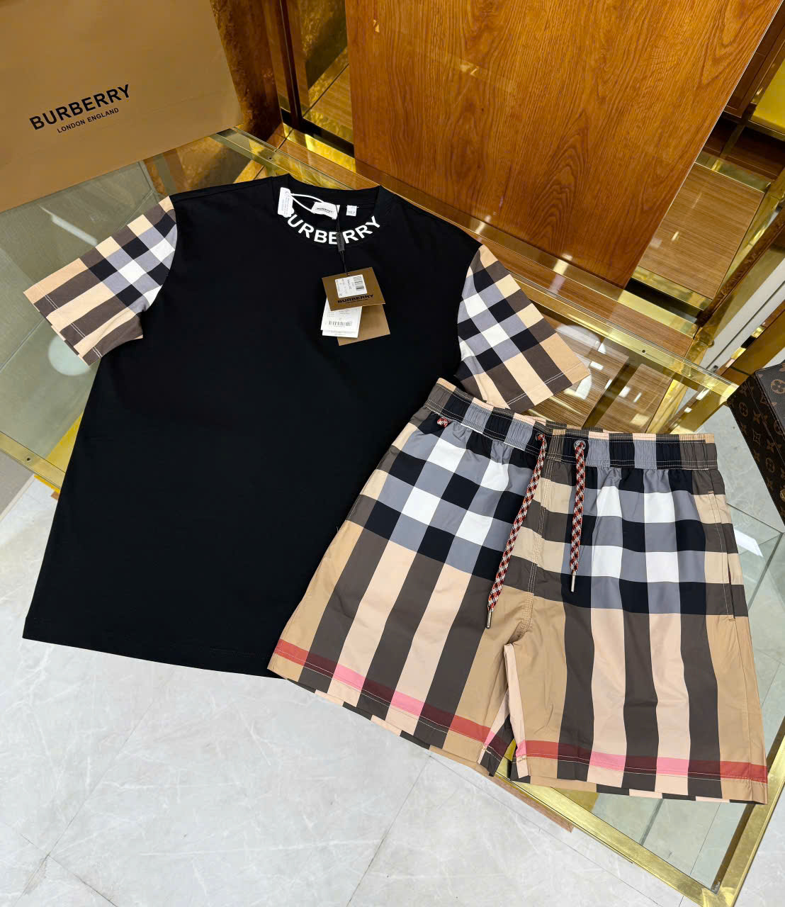 Bộ, Set hè Burberry BBR trơn phối kẻ sọc Nâu Like Aauth on web LK