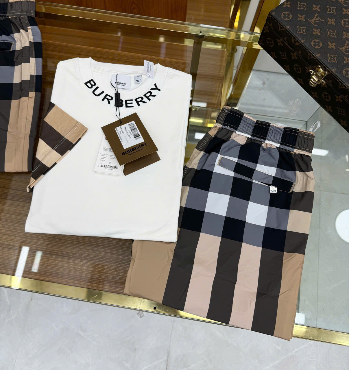 Bộ, Set hè Burberry BBR trơn phối kẻ sọc Nâu Like Aauth on web LK