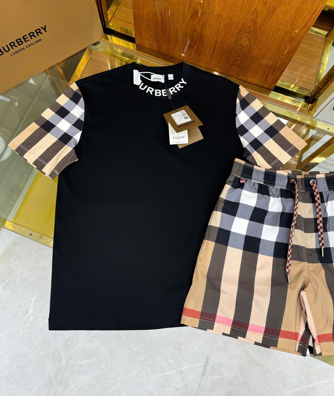 Bộ, Set hè Burberry BBR trơn phối kẻ sọc Nâu Like Aauth on web LK