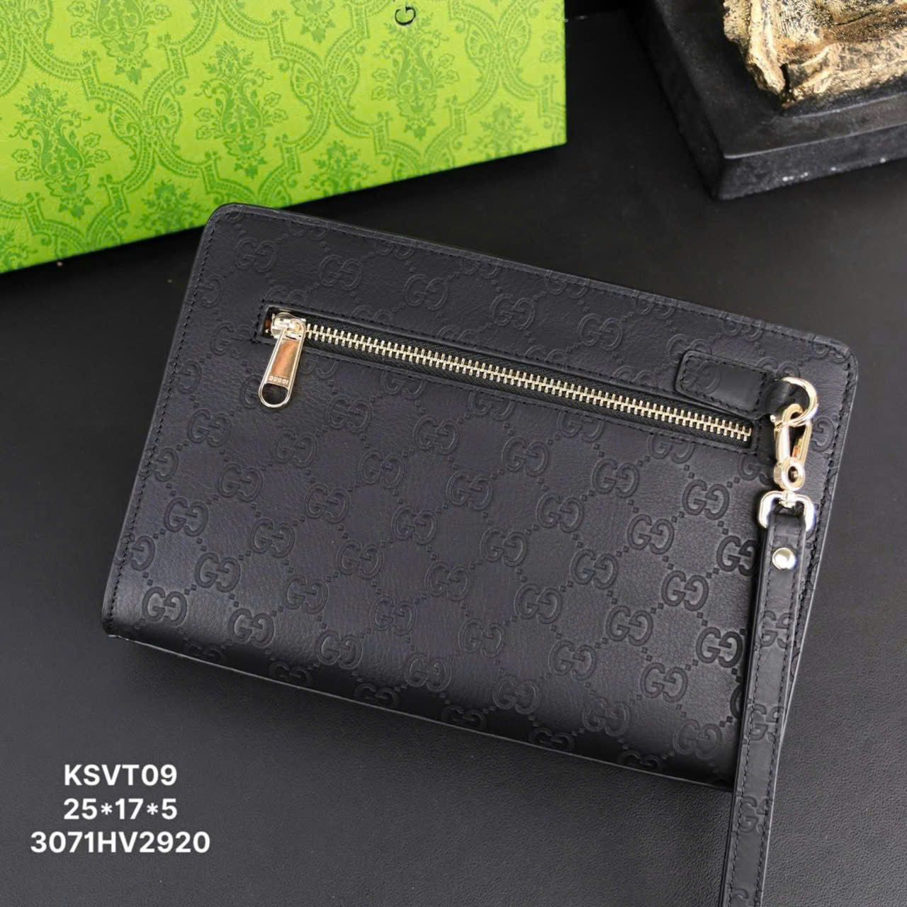 Túi ví Clutch Gucci GC vân monogram dập chìm tag da khóa vân tay Like AUth 25x15x6 DDT