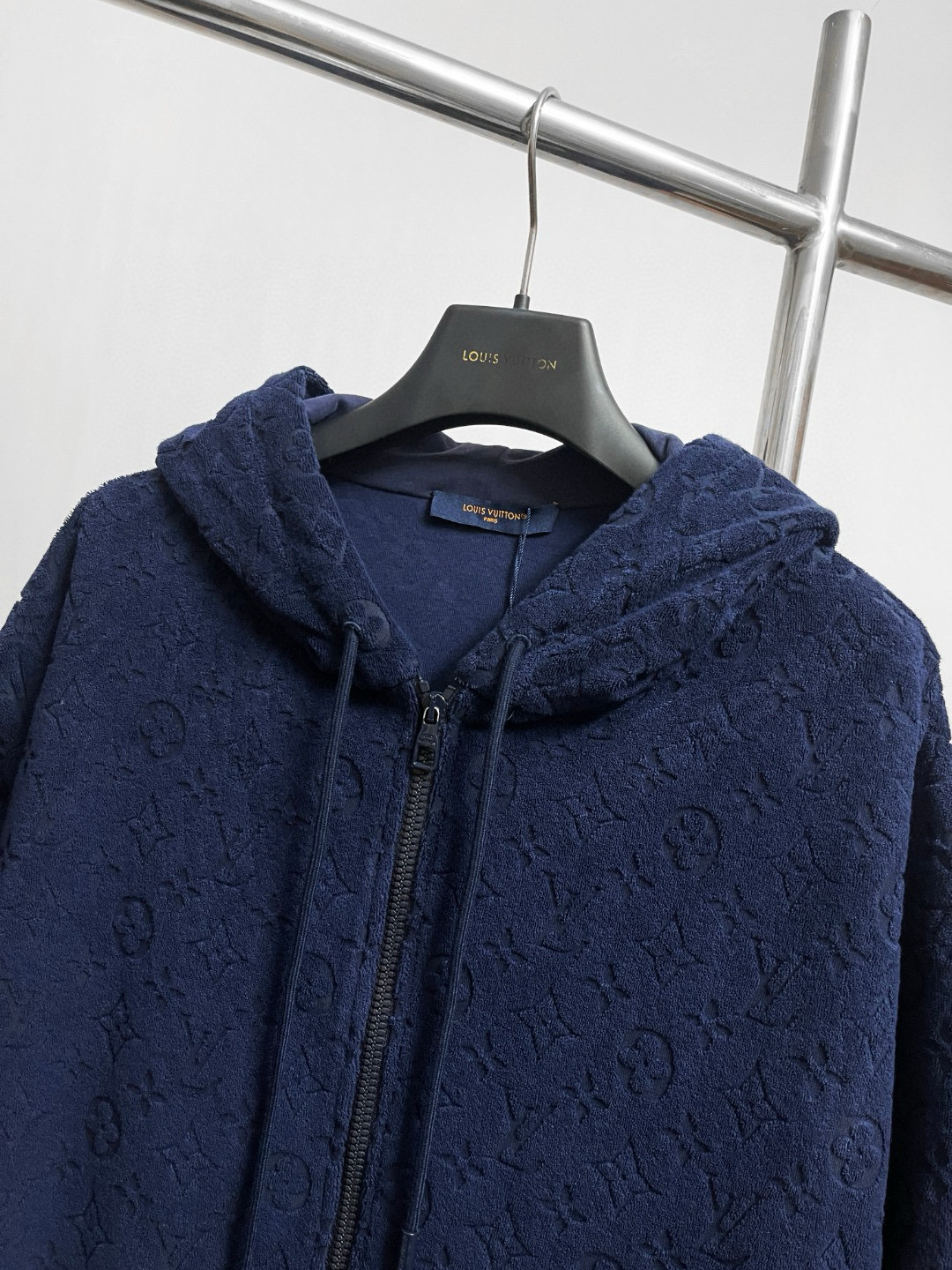 Áo khoác hoodie Louis Vuitton LV 25361 Xanh Than monogram dập nổi Like Auth S-L VTN