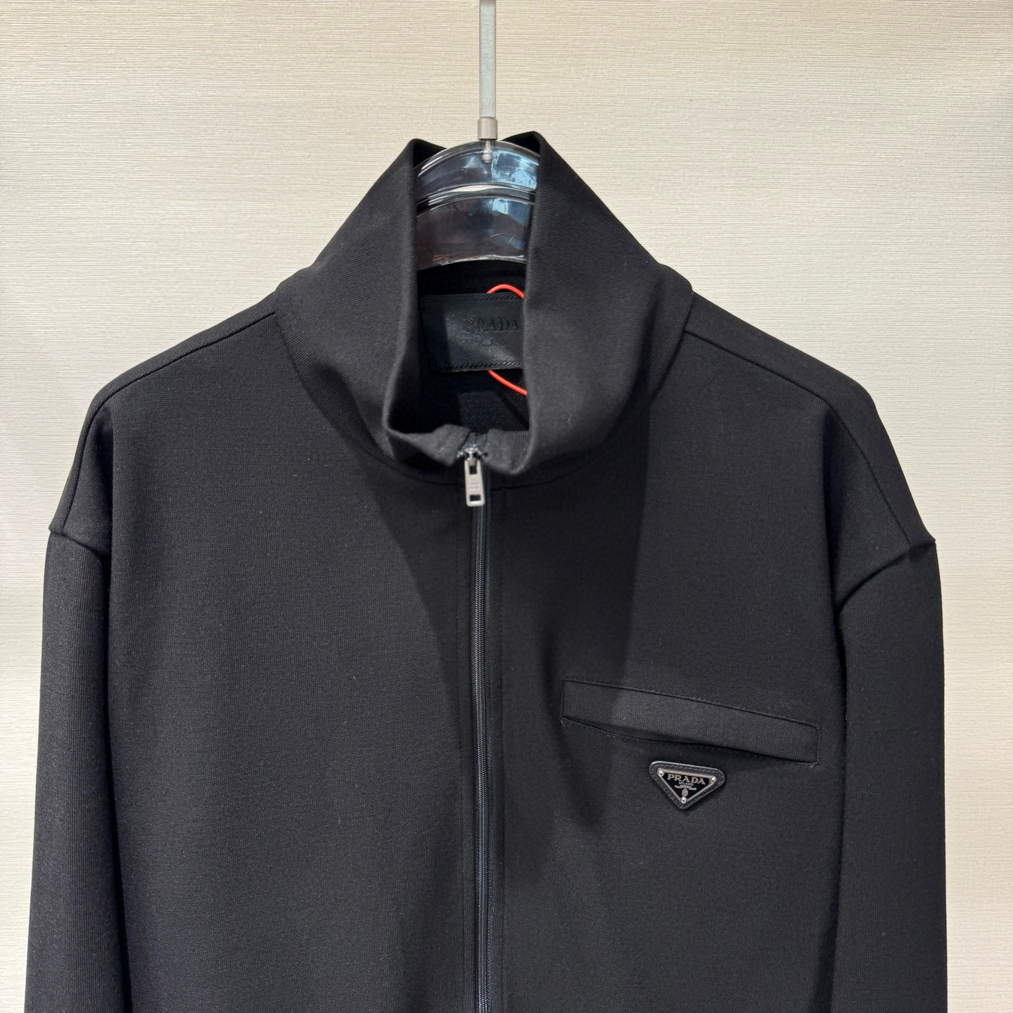 Áo khoác Prada Đen logo tag ngực tam giác Like Auth S-L VTN