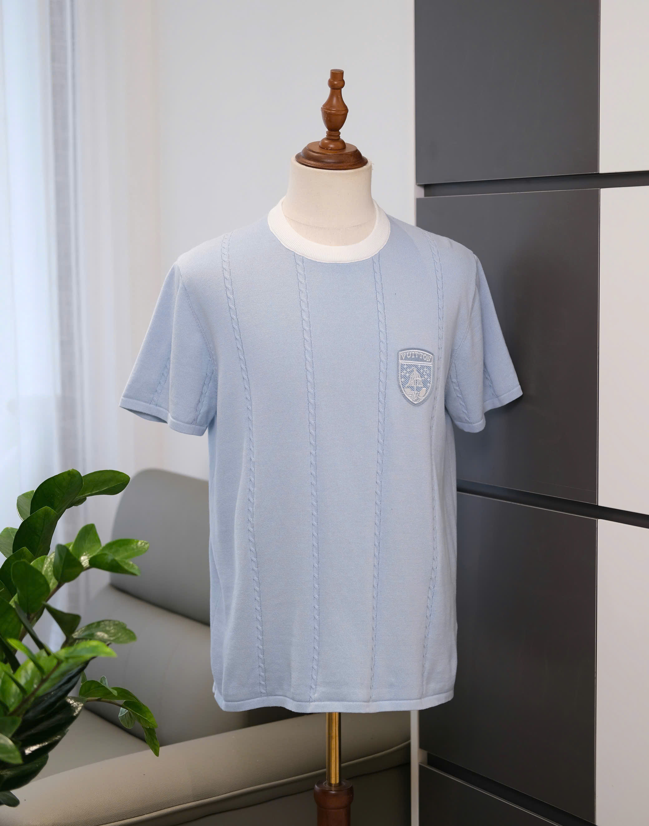 Áo phông T shirt Louis Vuitton LV Xanh logo thêu ngực lưng Like Auth S-L DDT