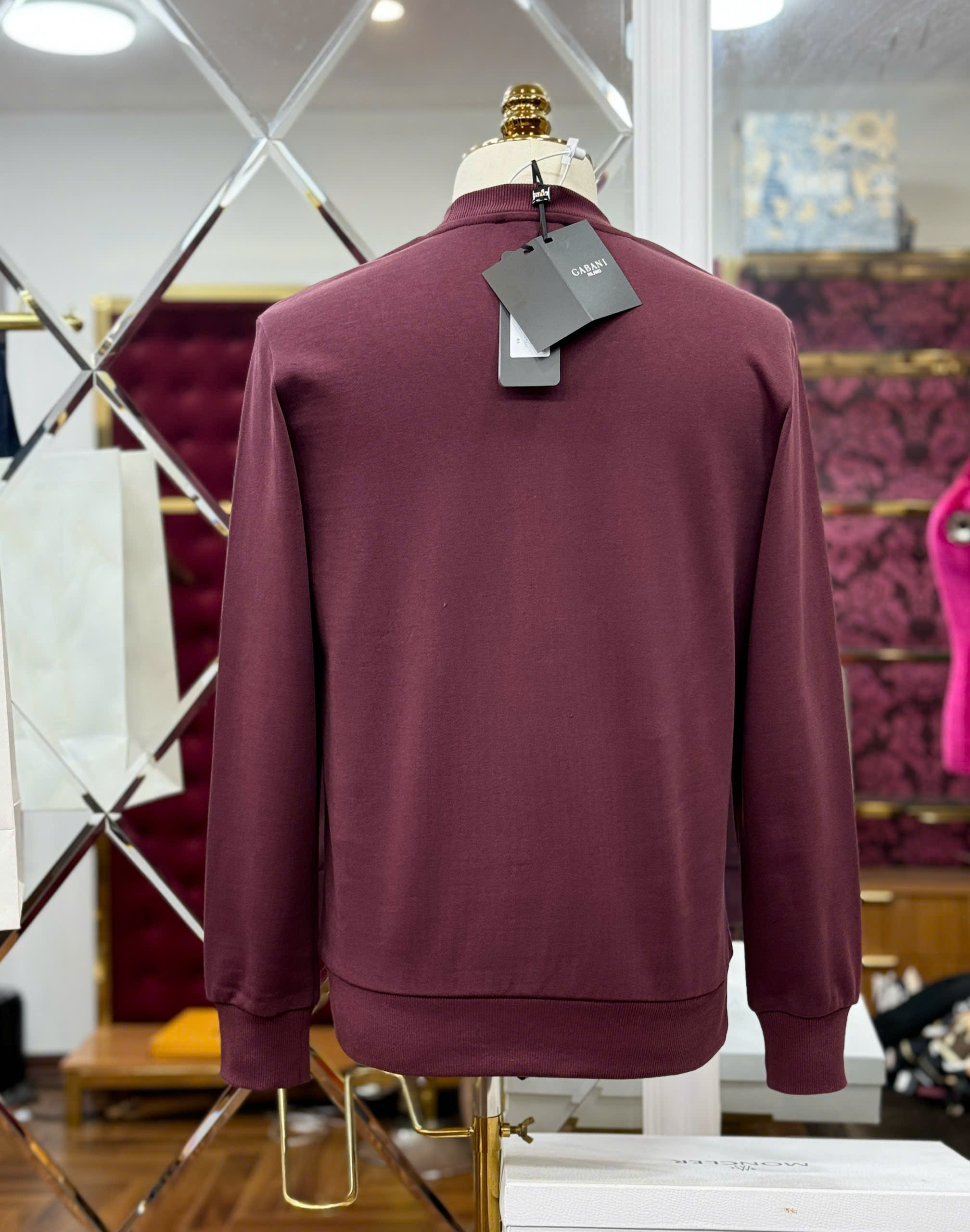 Áo sweater Moncler basic logo thêu ngực Like Auth 44-50 CD