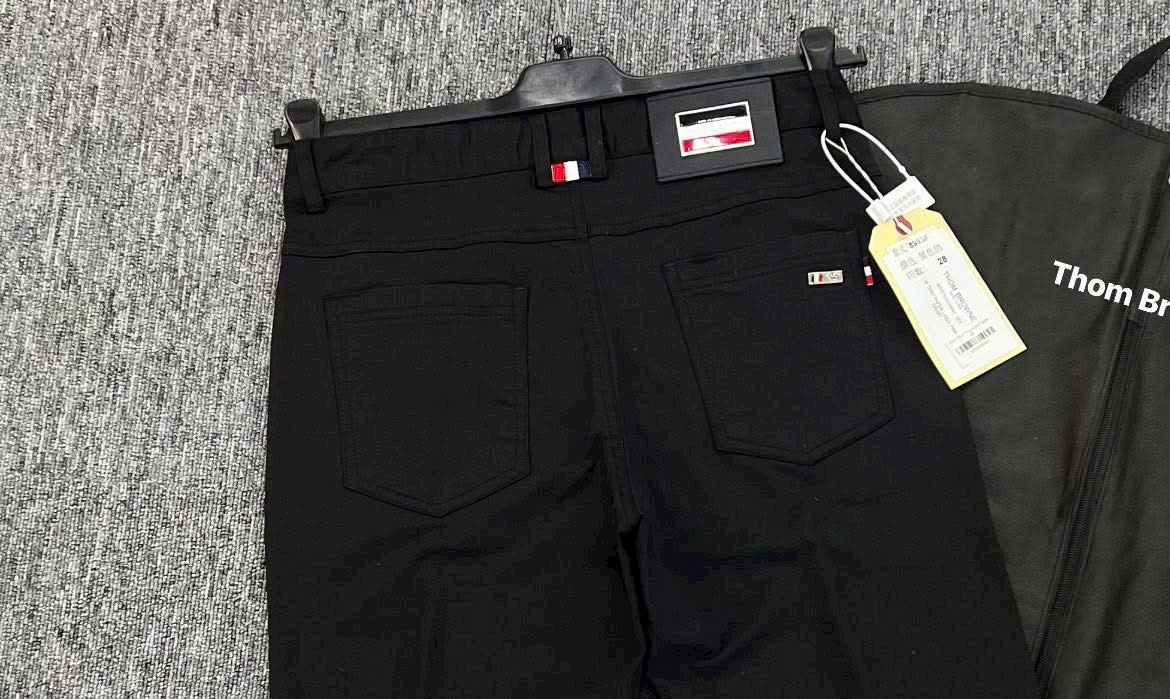 Quần Jean bò Thombrowne Đen trơn logo tag bạc túi sau Like Auth 28-34 MK