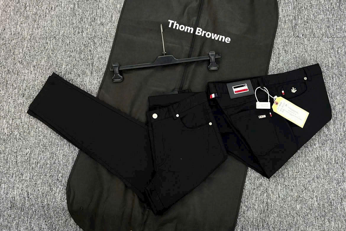 Quần Jean bò Thombrowne Đen trơn logo tag bạc túi sau Like Auth 28-34 MK