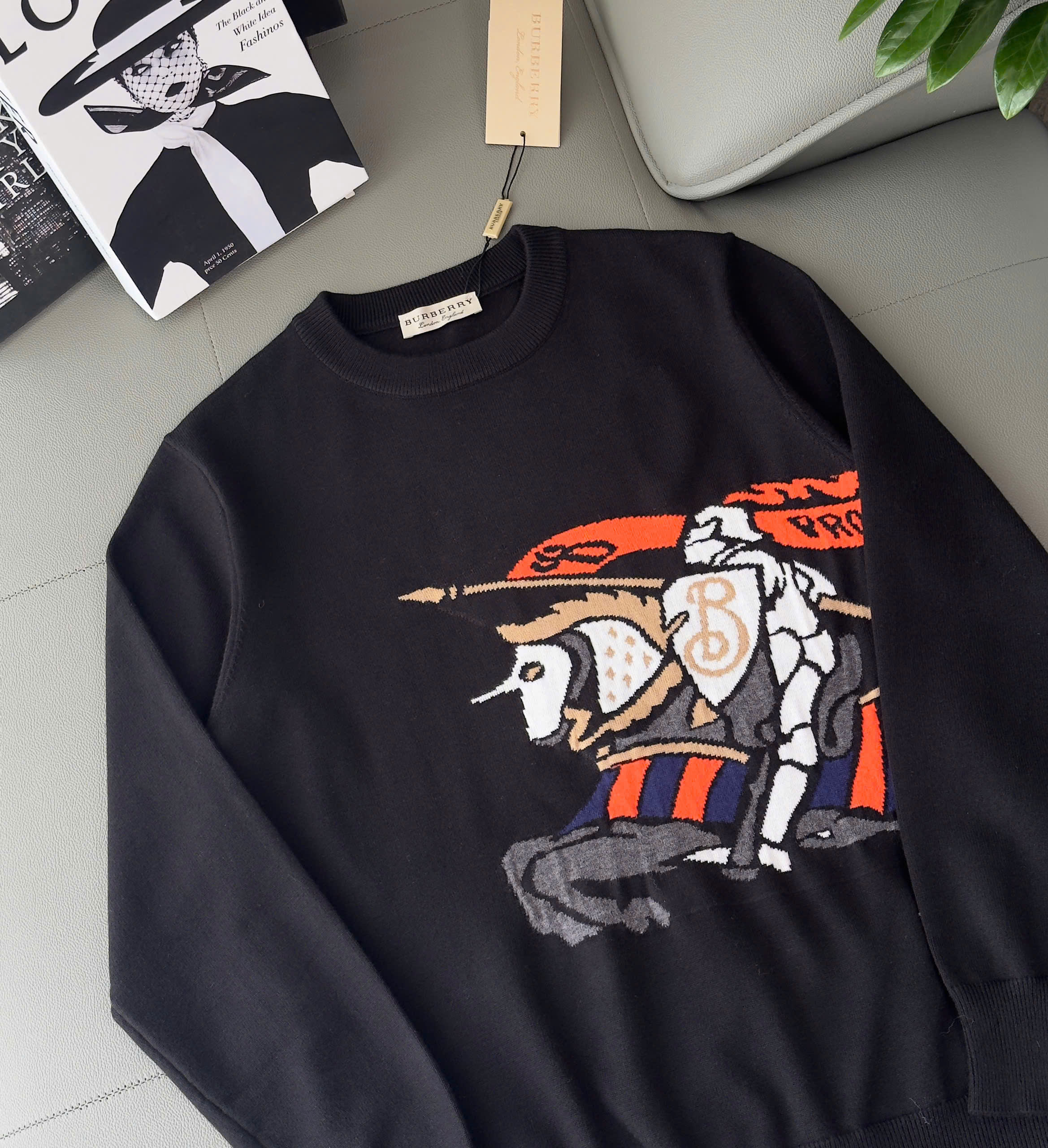 Áo sweater len Burberry BBR Đen họa tiết Ngựa Bay Like Auth M-XXL DDT