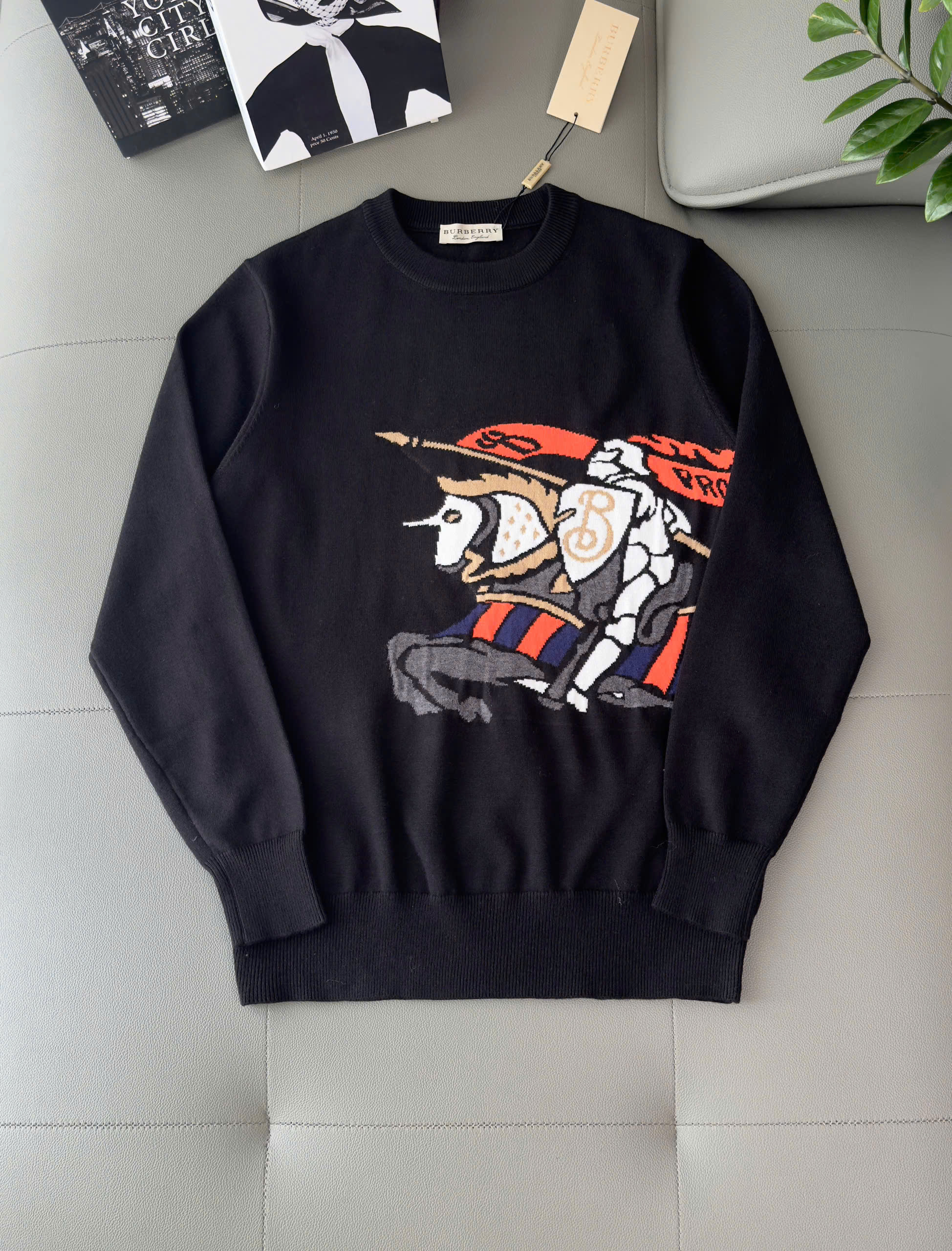 Áo sweater len Burberry BBR Đen họa tiết Ngựa Bay Like Auth M-XXL DDT