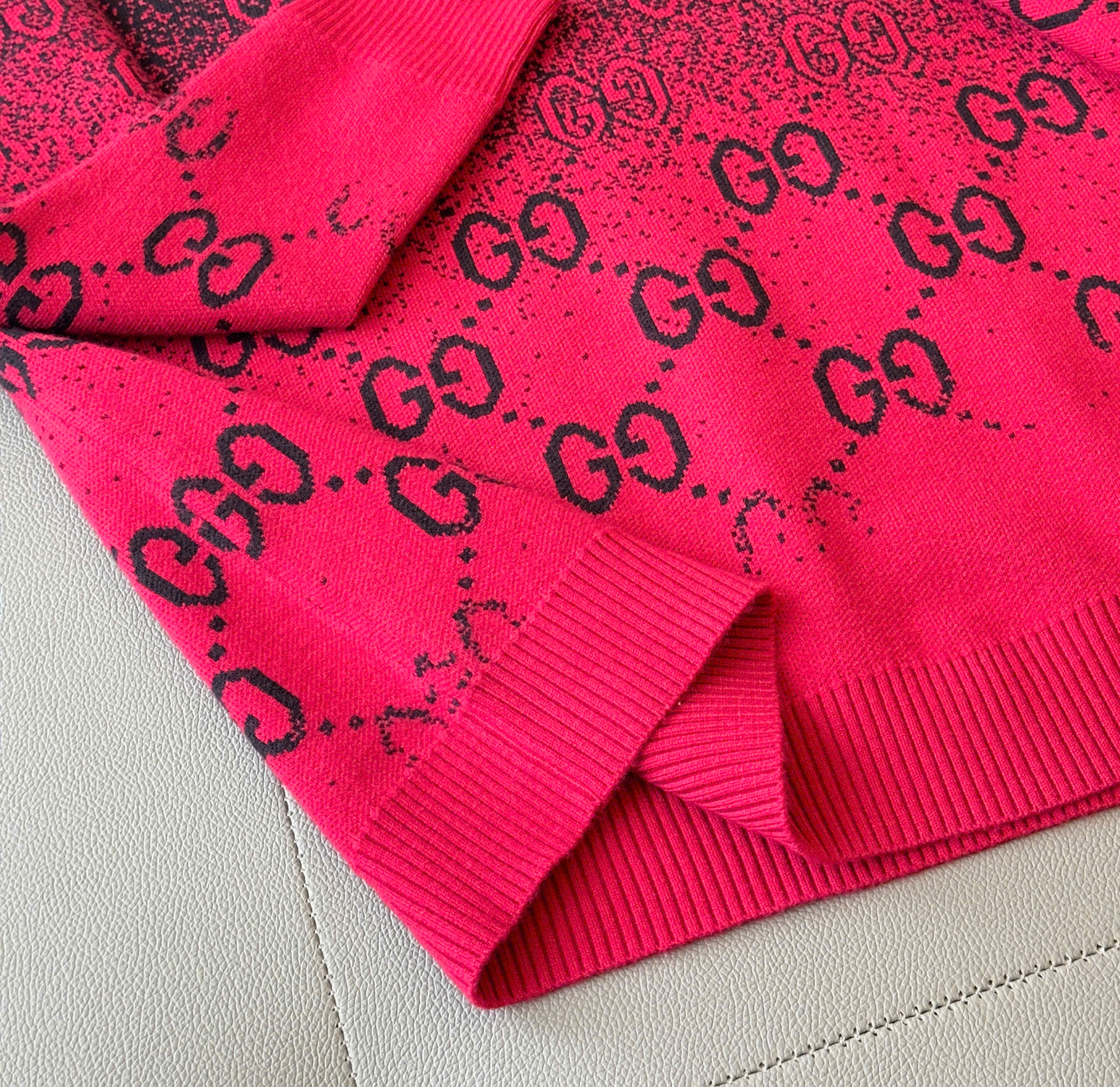 Áo sweater len Gucci GC loang Đỏ Đen monogram full Like Auth M-XXL DDT