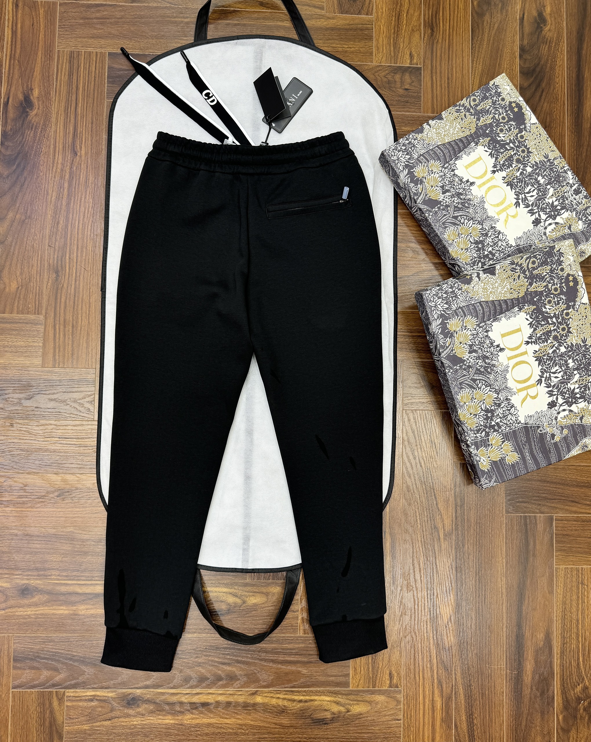 Quần Jogger Dior CD basic logo hoa thêu đùi Like Auth 44-50 CD