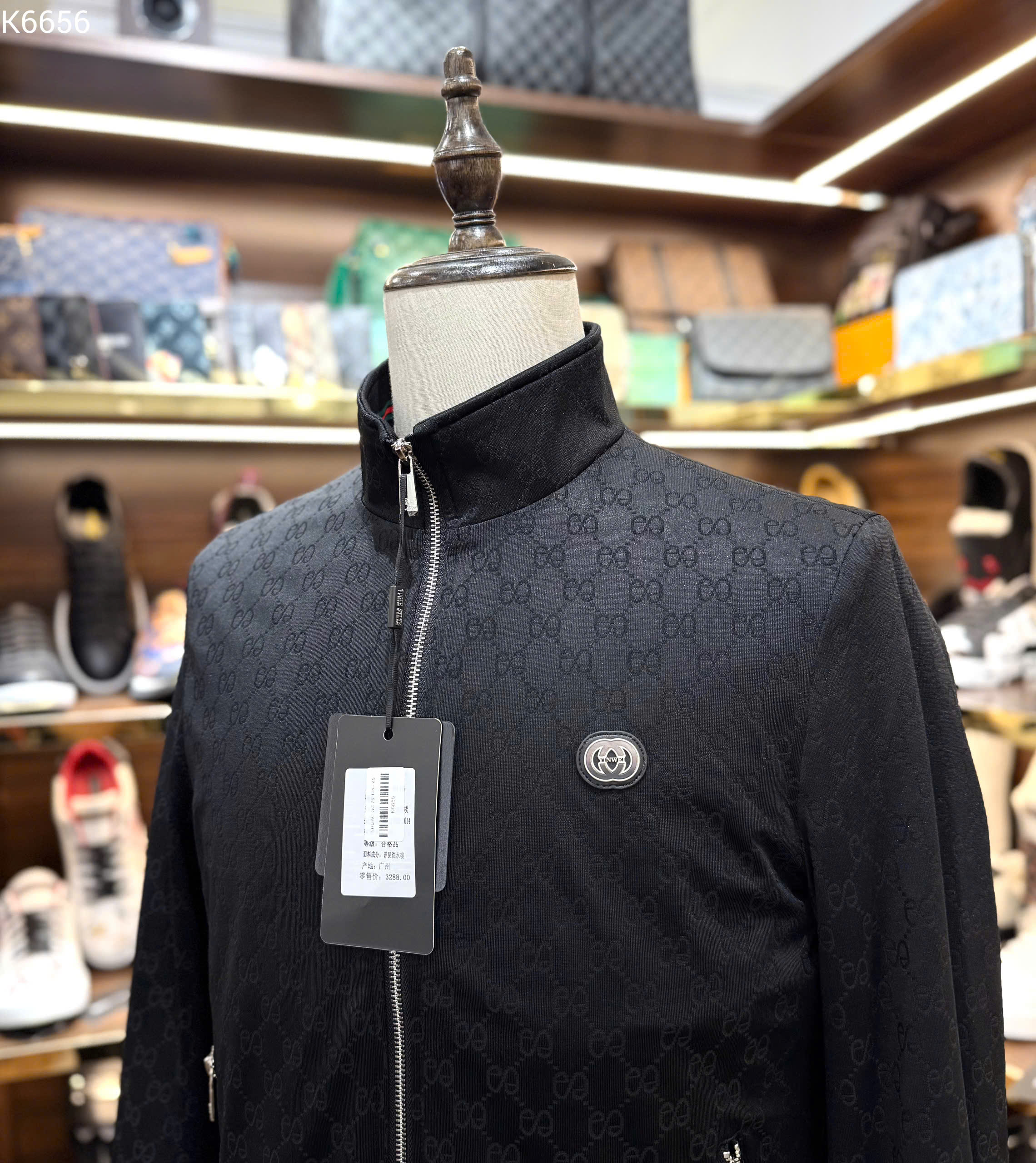 Áo khoác Gucci GC monogram full logo tag ngực Like Auth 48-52 MK