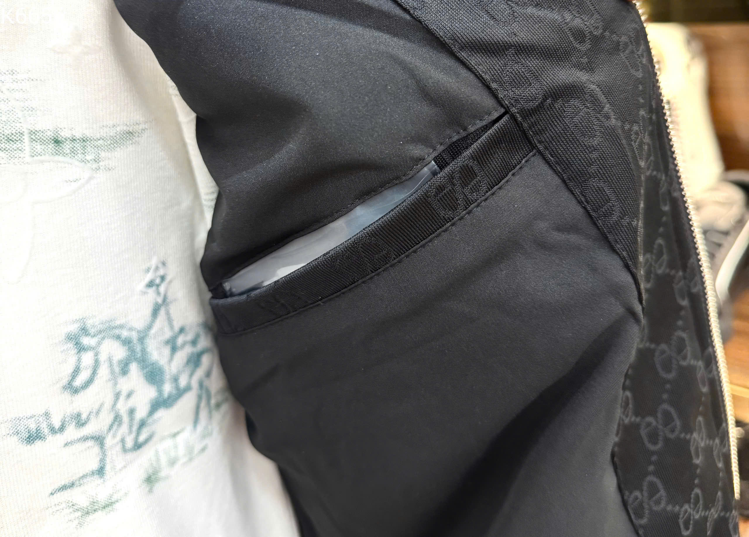 Áo khoác Gucci GC monogram full logo tag ngực Like Auth 48-52 MK