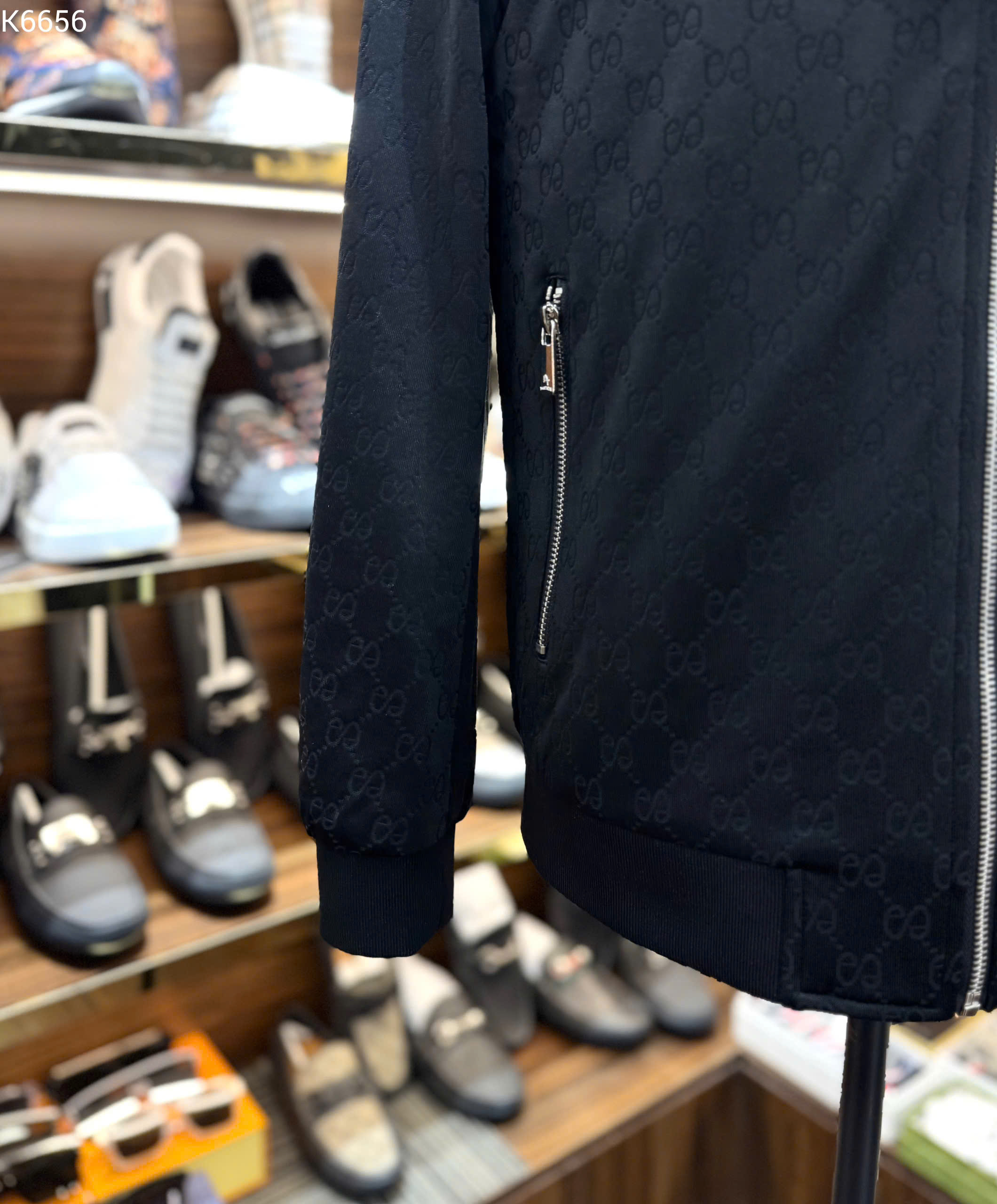 Áo khoác Gucci GC monogram full logo tag ngực Like Auth 48-52 MK