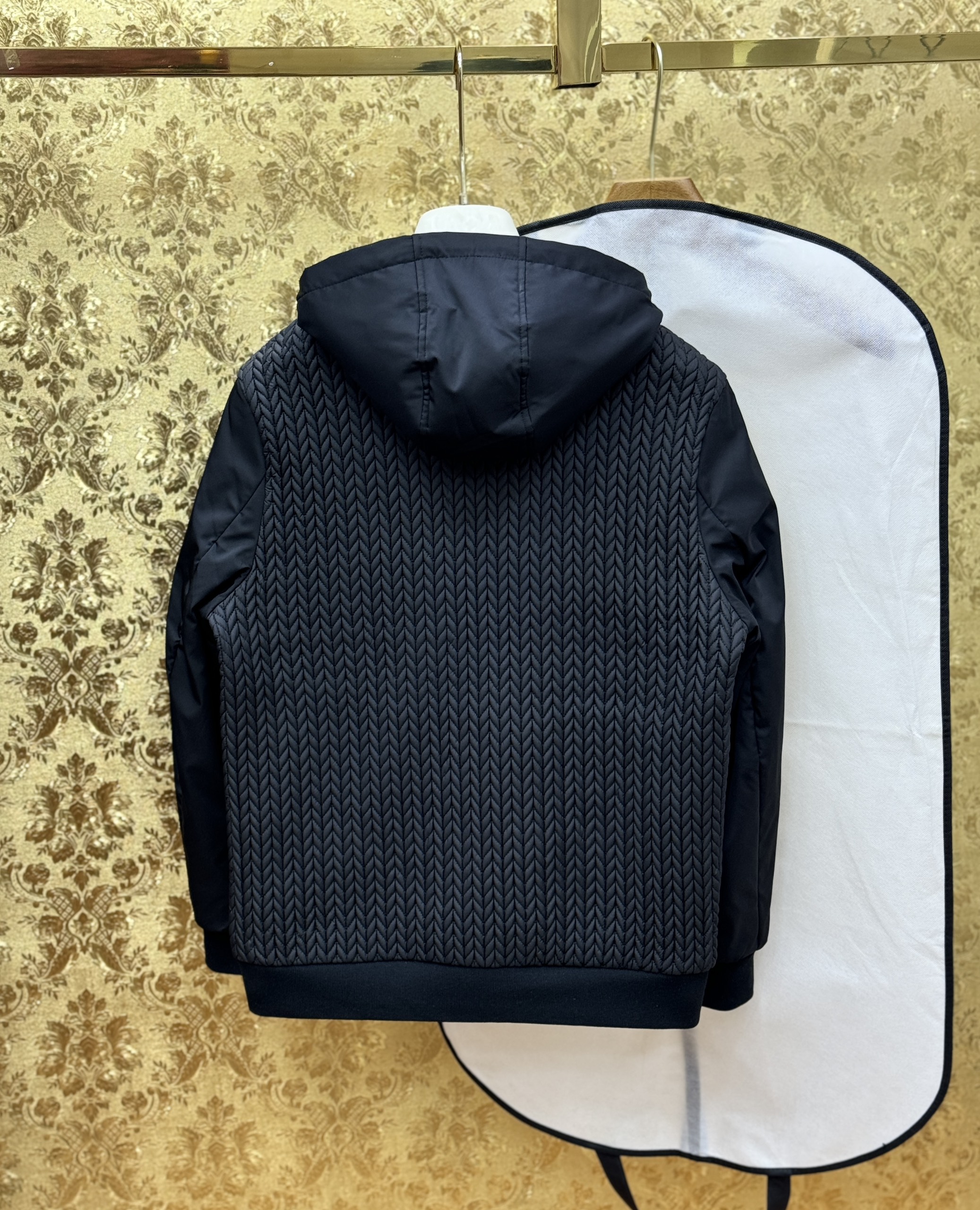 Áo khoác mũ Versace VS đan thừng check tay trơn logo mặt quỷ Vàng tag ngực Like Auth M-XL CD