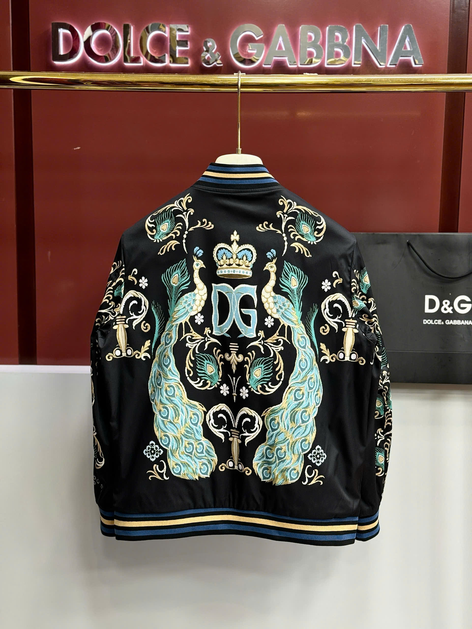 Áo khoác bomber Dolce Gabbana DG logo thêu đôi Công vương miện Like Auth 44-50 CD