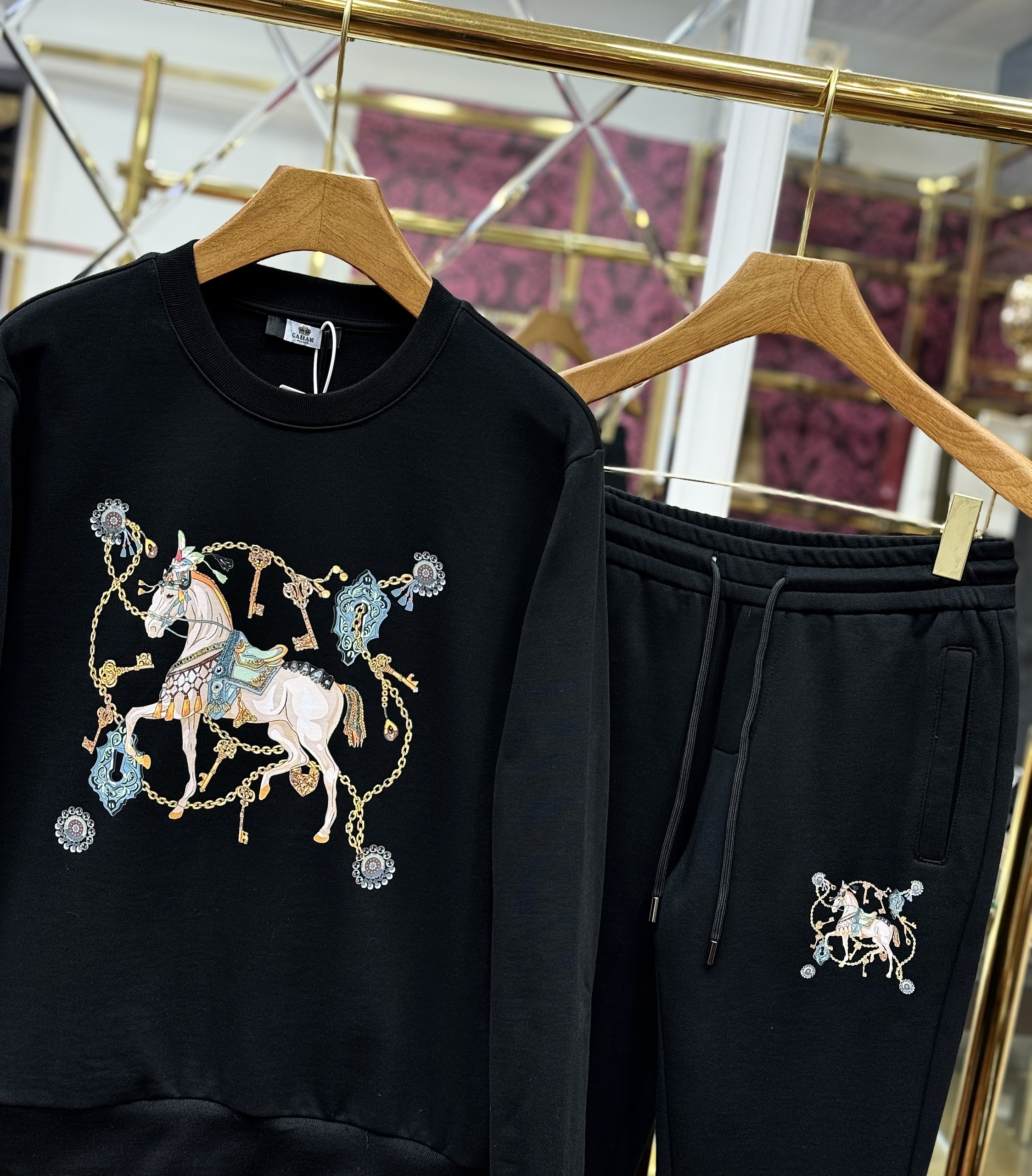 Set bộ nỉ Hermes HM Đen logo thêu Ngựa quý tộc Like Auth 44-50 MK