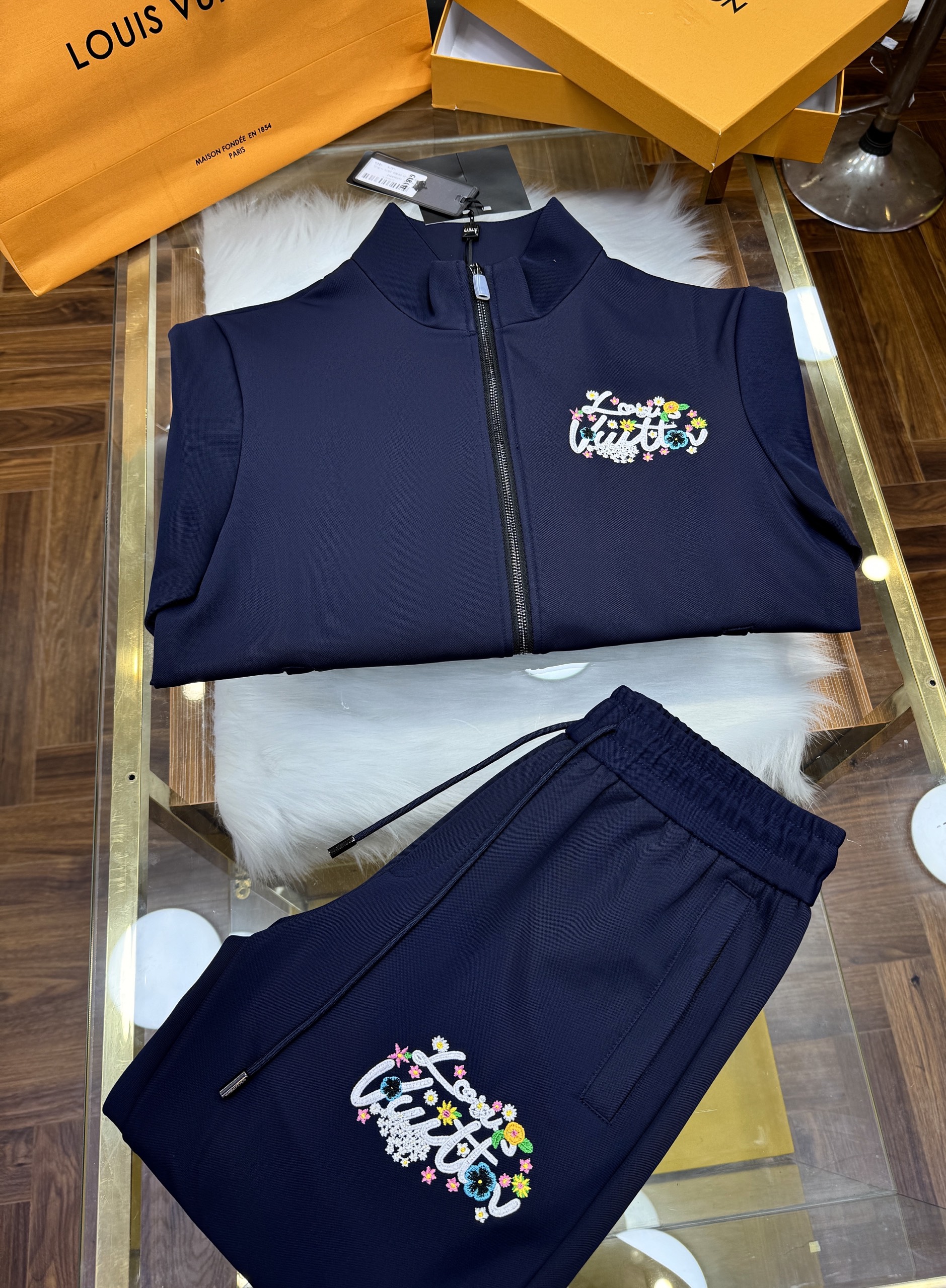 Set bộ nỉ Louis Vuitton khóa Xanh than logo thêu LV thêu hoa Like AUth 44-50 CD