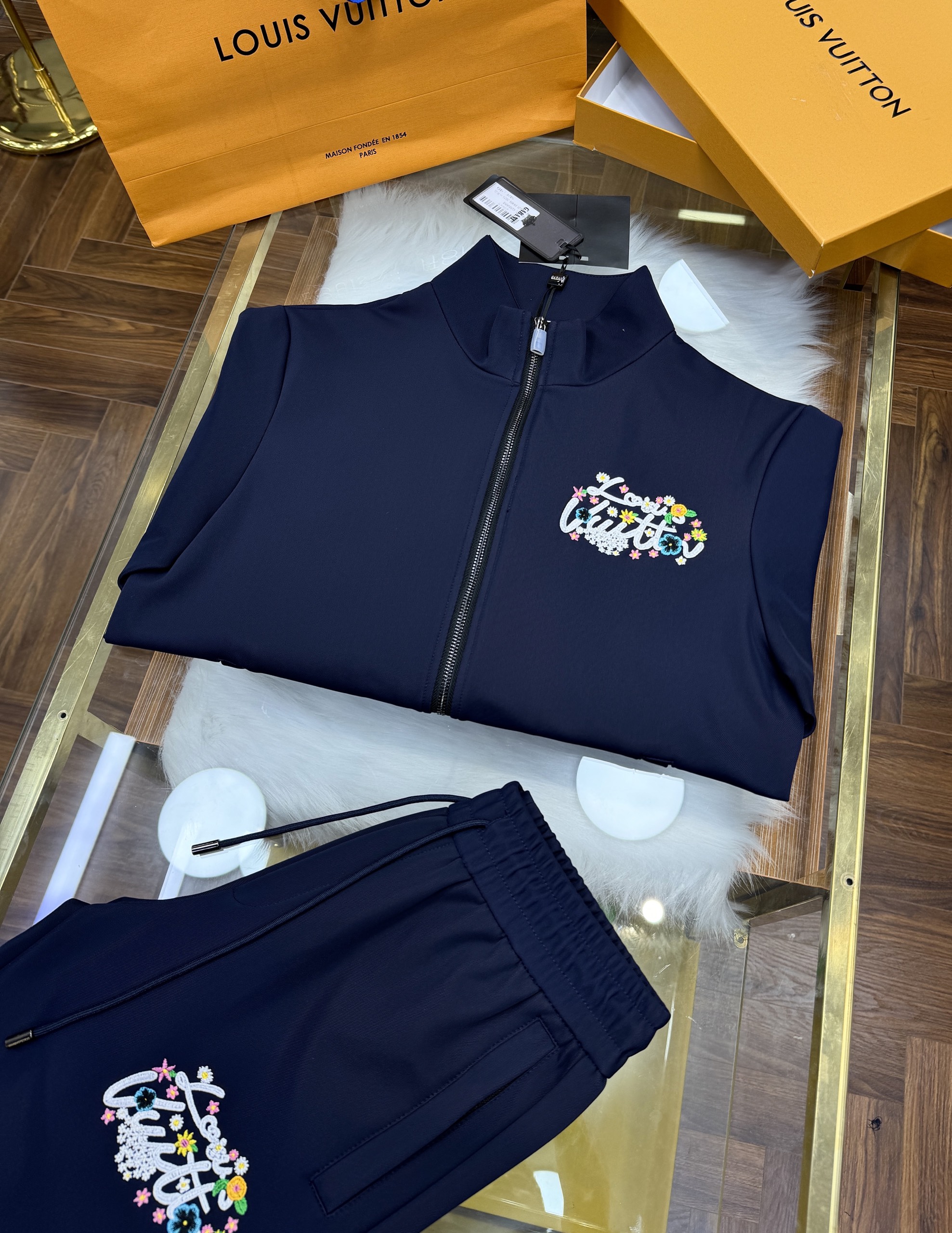 Set bộ nỉ Louis Vuitton khóa Xanh than logo thêu LV thêu hoa Like AUth 44-50 CD