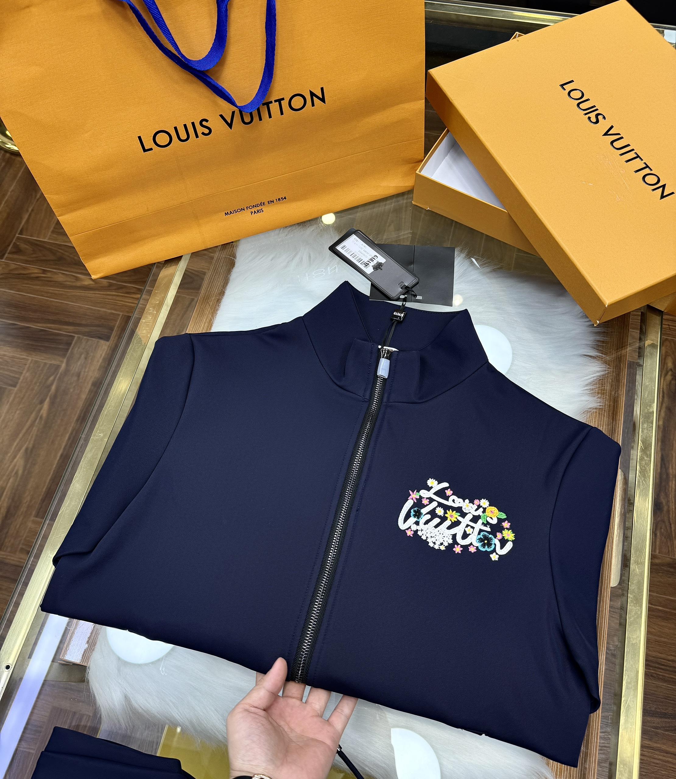 Set bộ nỉ Louis Vuitton khóa Xanh than logo thêu LV thêu hoa Like AUth 44-50 CD