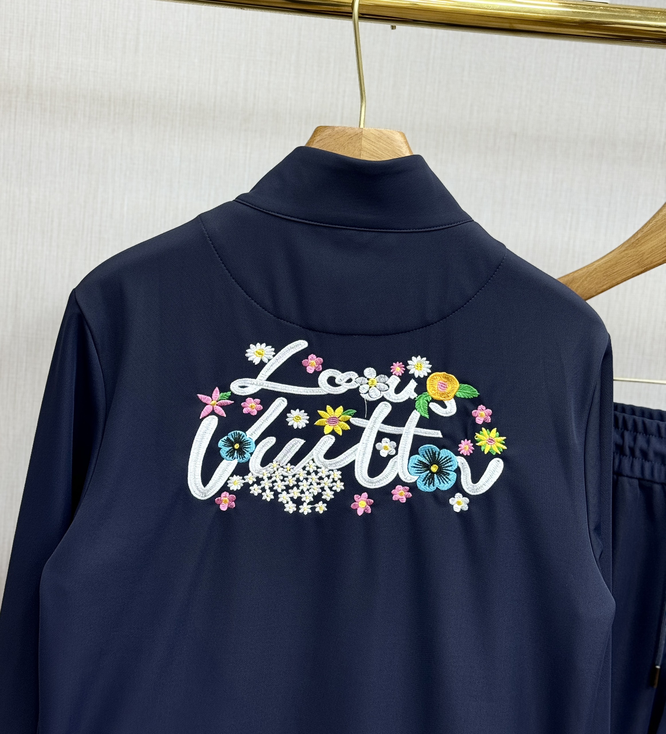 Set bộ nỉ Louis Vuitton khóa Xanh than logo thêu LV thêu hoa Like AUth 44-50 CD