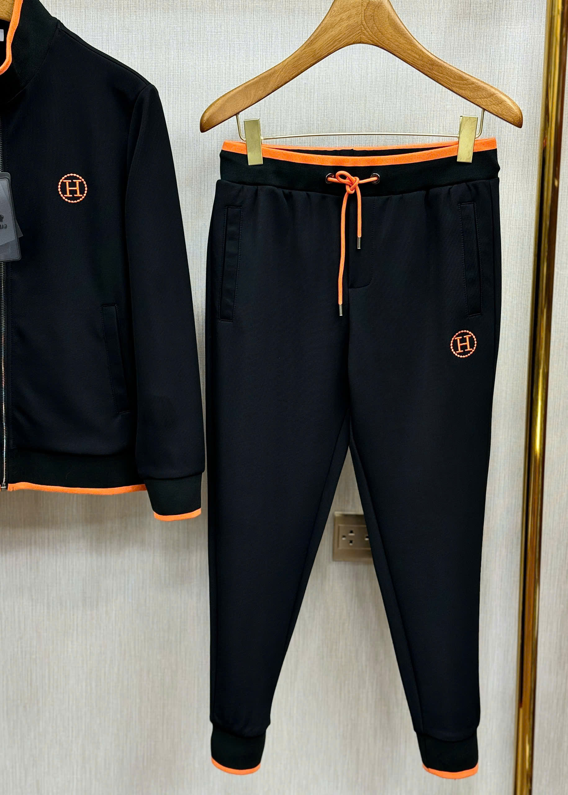 Set bộ nỉ Hermes HM Đen logo check cổ thêu Ngựa Like Auth 44-50 MK