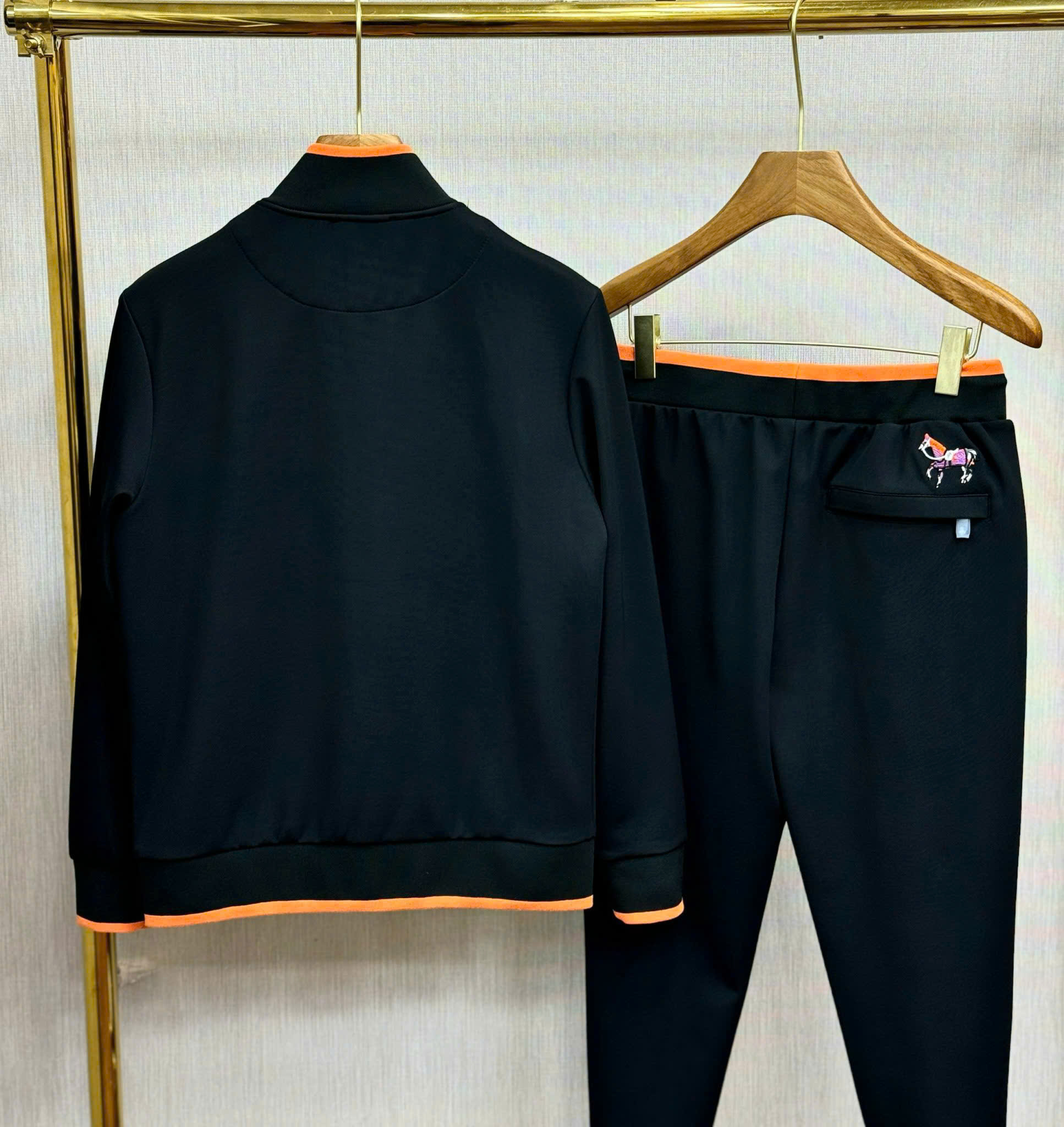 Set bộ nỉ Hermes HM Đen logo check cổ thêu Ngựa Like Auth 44-50 MK