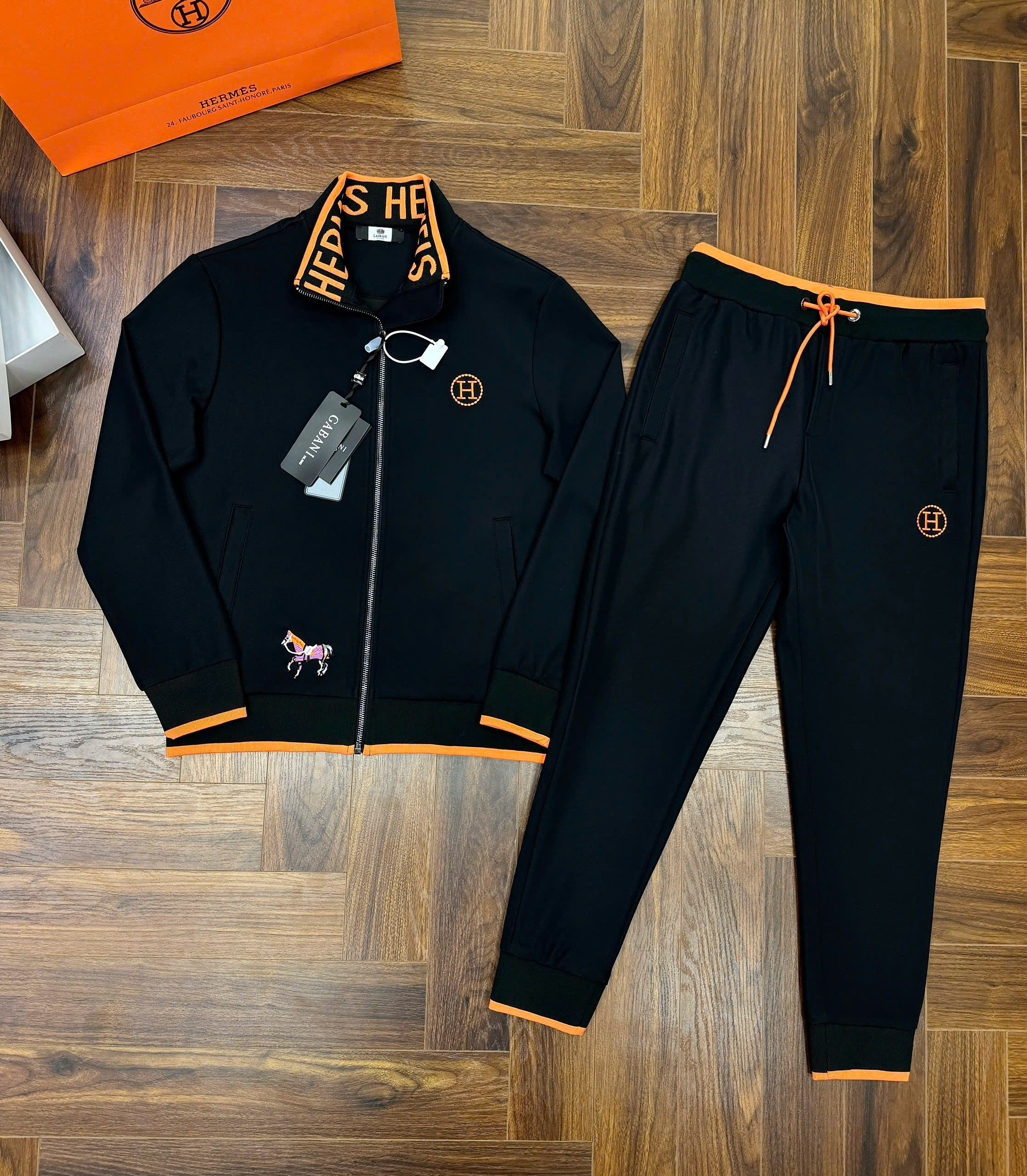 Set bộ nỉ Hermes HM Đen logo check cổ thêu Ngựa Like Auth 44-50 MK