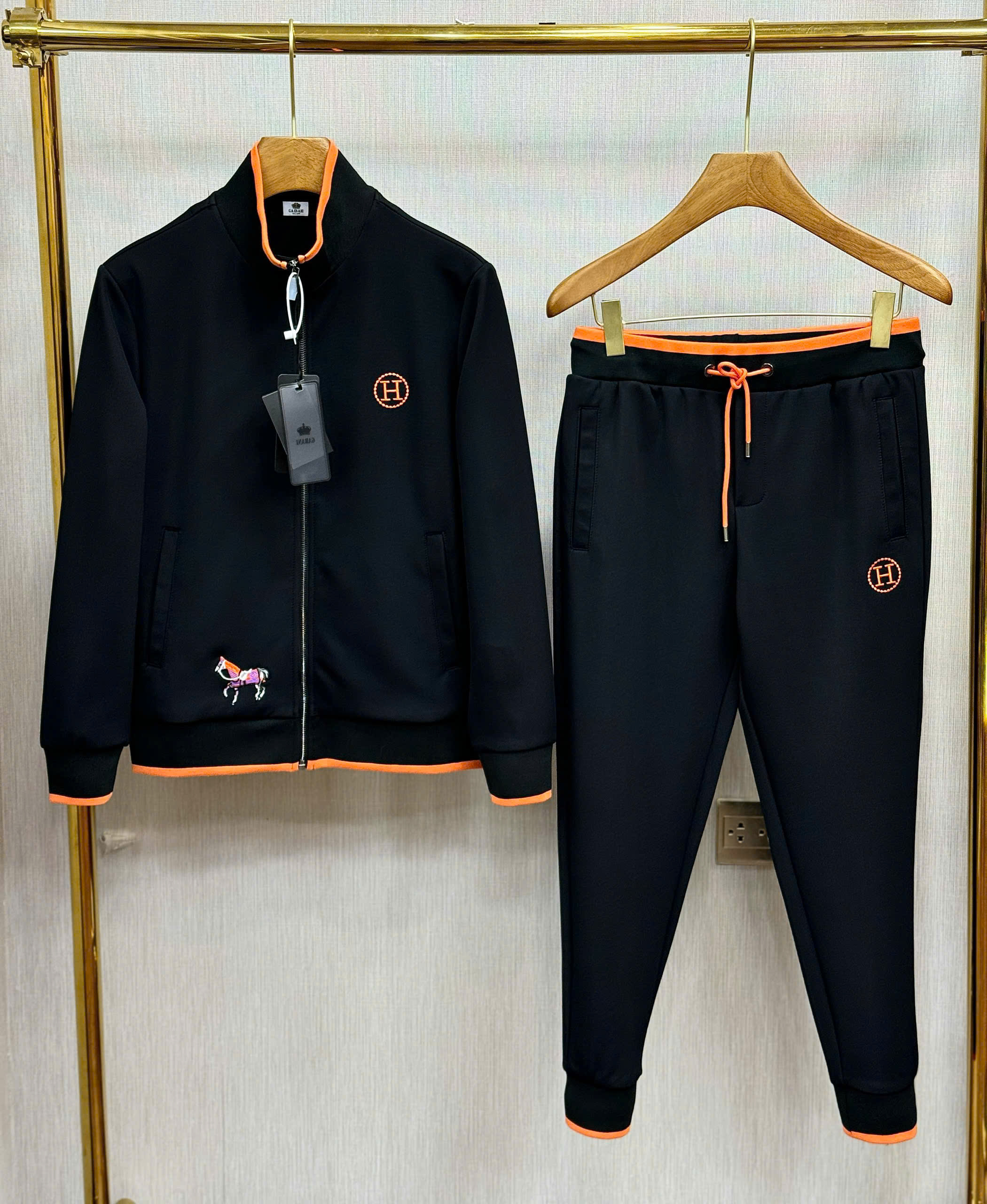 Set bộ nỉ Hermes HM Đen logo check cổ thêu Ngựa Like Auth 44-50 MK