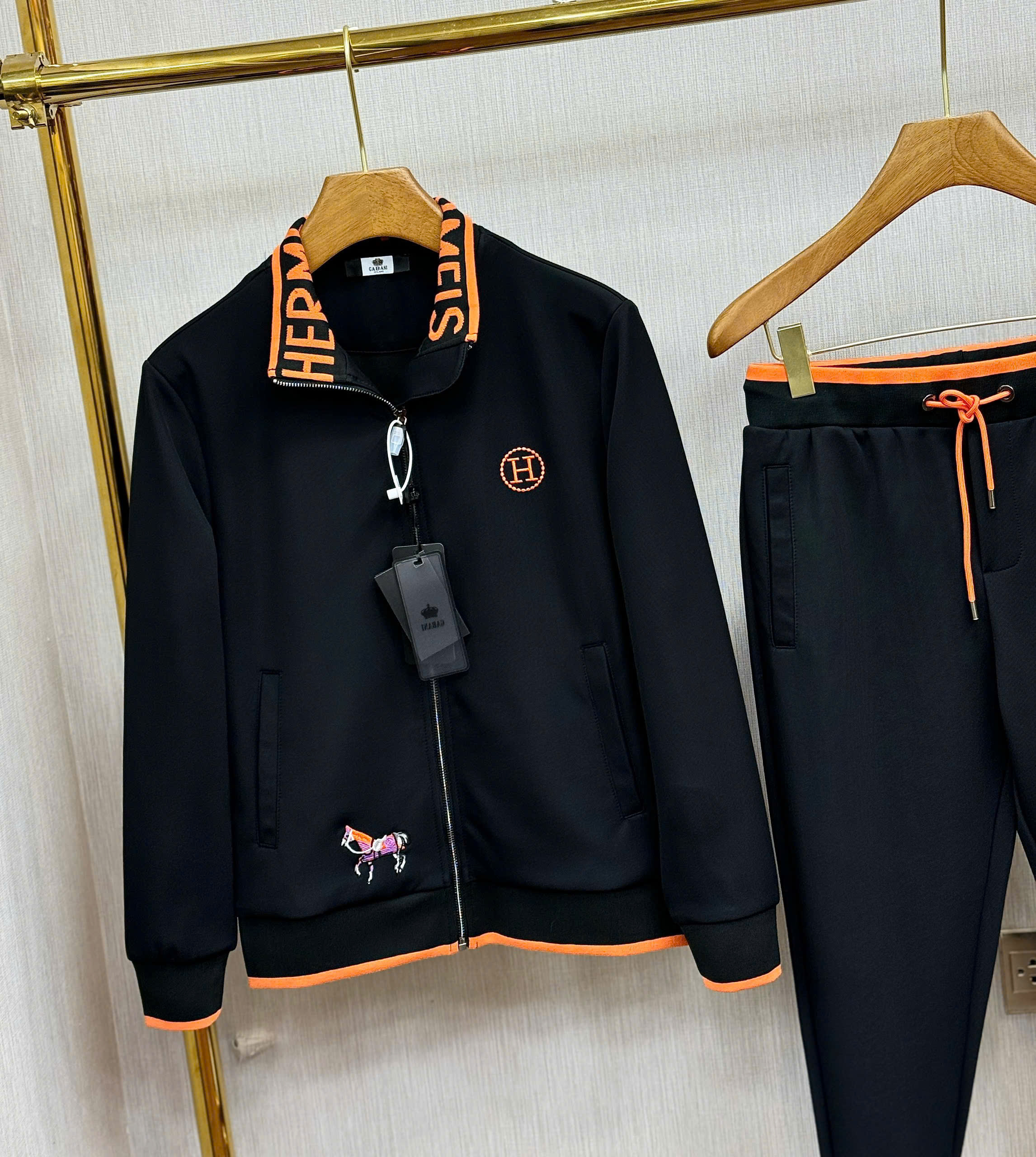 Set bộ nỉ Hermes HM Đen logo check cổ thêu Ngựa Like Auth 44-50 MK