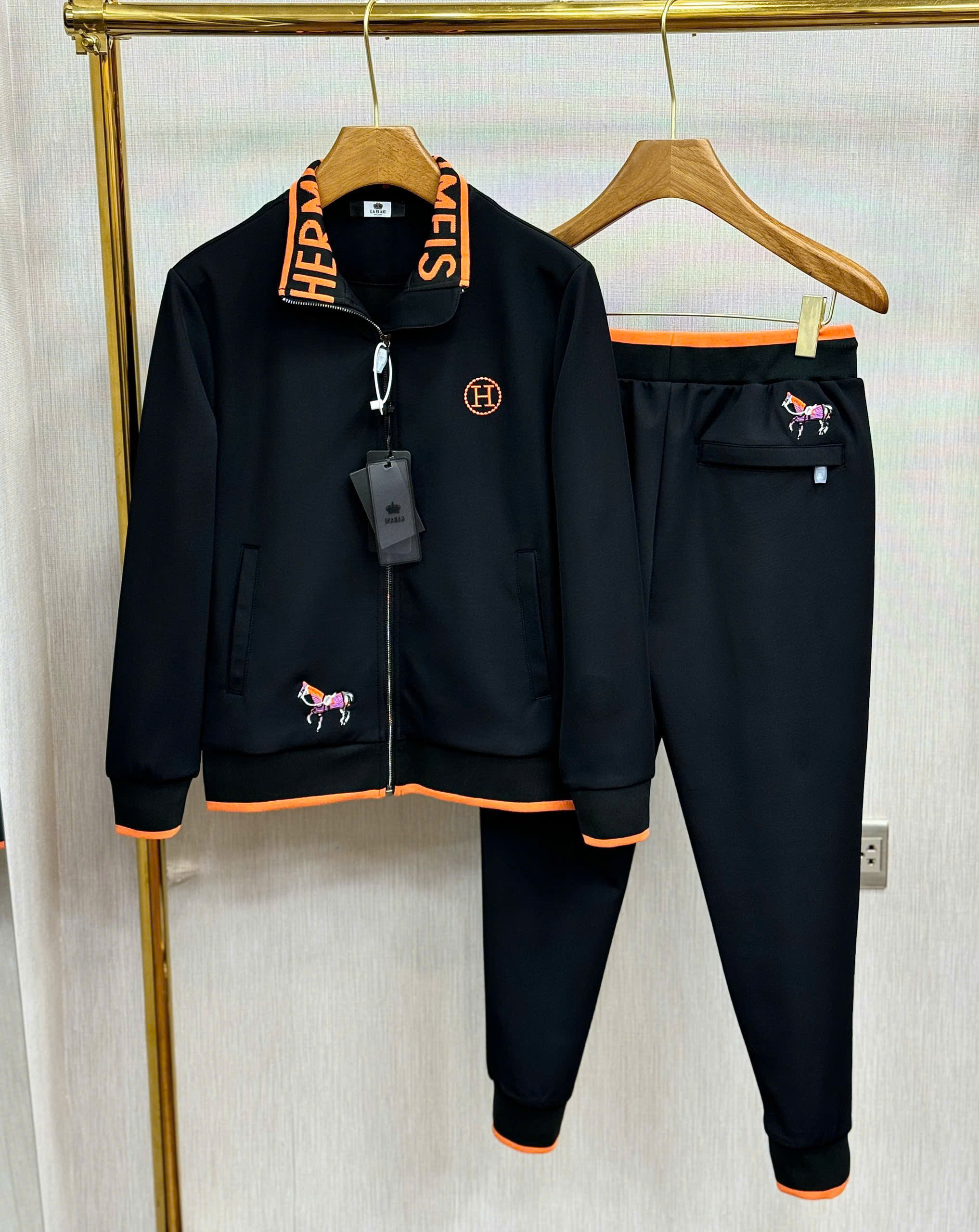 Set bộ nỉ Hermes HM Đen logo check cổ thêu Ngựa Like Auth 44-50 MK