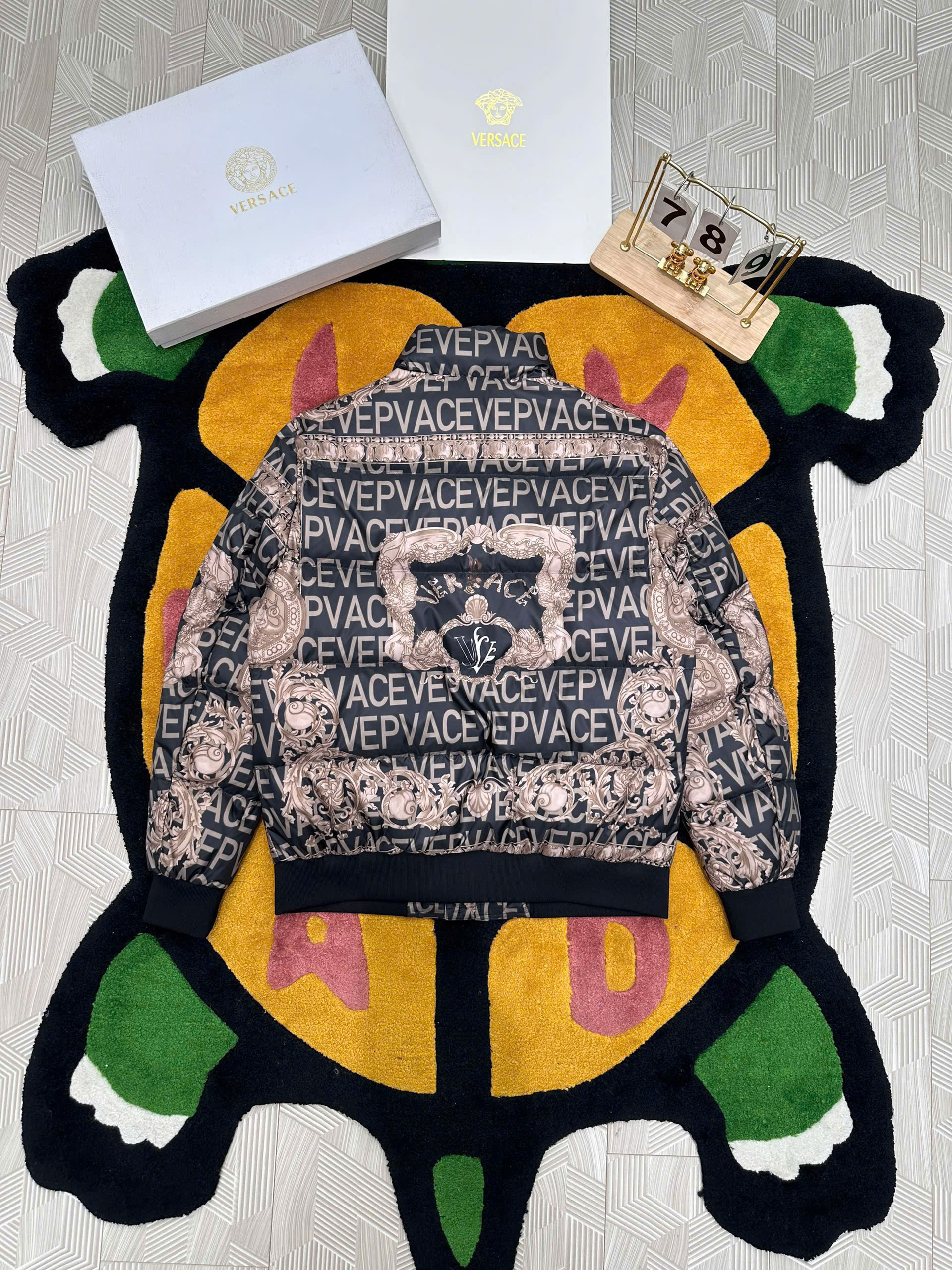 Áo khoác phao lông vũ Versace VS họa tiết full Like Auth 48-52 MK