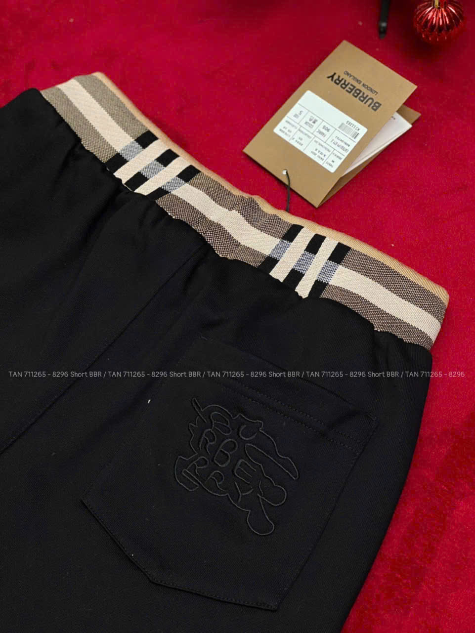 Quần short nỉ Burberry BBR Đen logo Vàng thêu phối cạp Nâu kẻ sọc Like Auth 1-1 on web LK