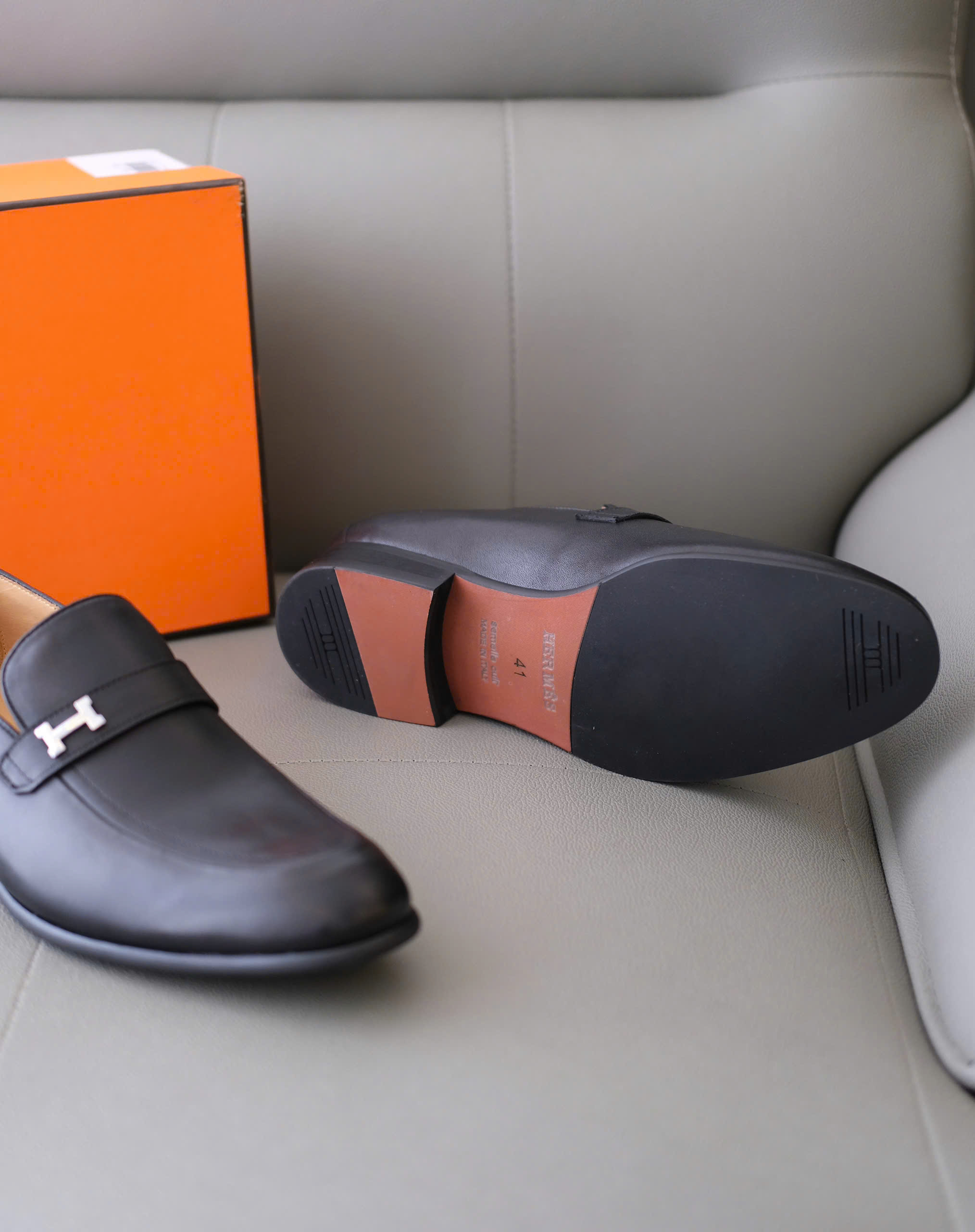 Giày loafer Hermes HM Đen lỳ logo tag bạc chữ H đế gỗ Like Auth 38-43 DDT