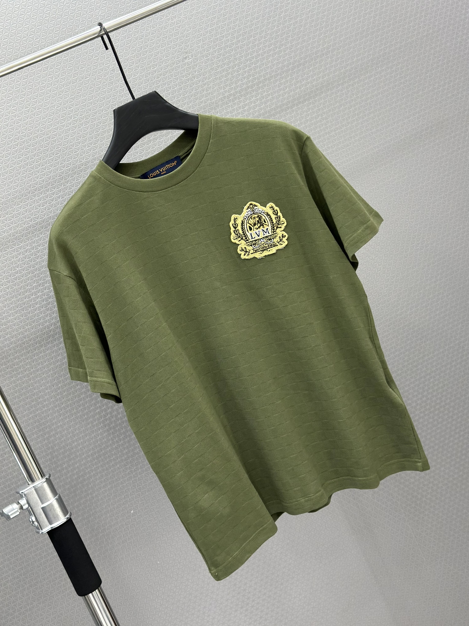 Áo phông T shirt Louis Vuitton LV 19 Caro logo thêu ngực Like Auth XS-M VTN