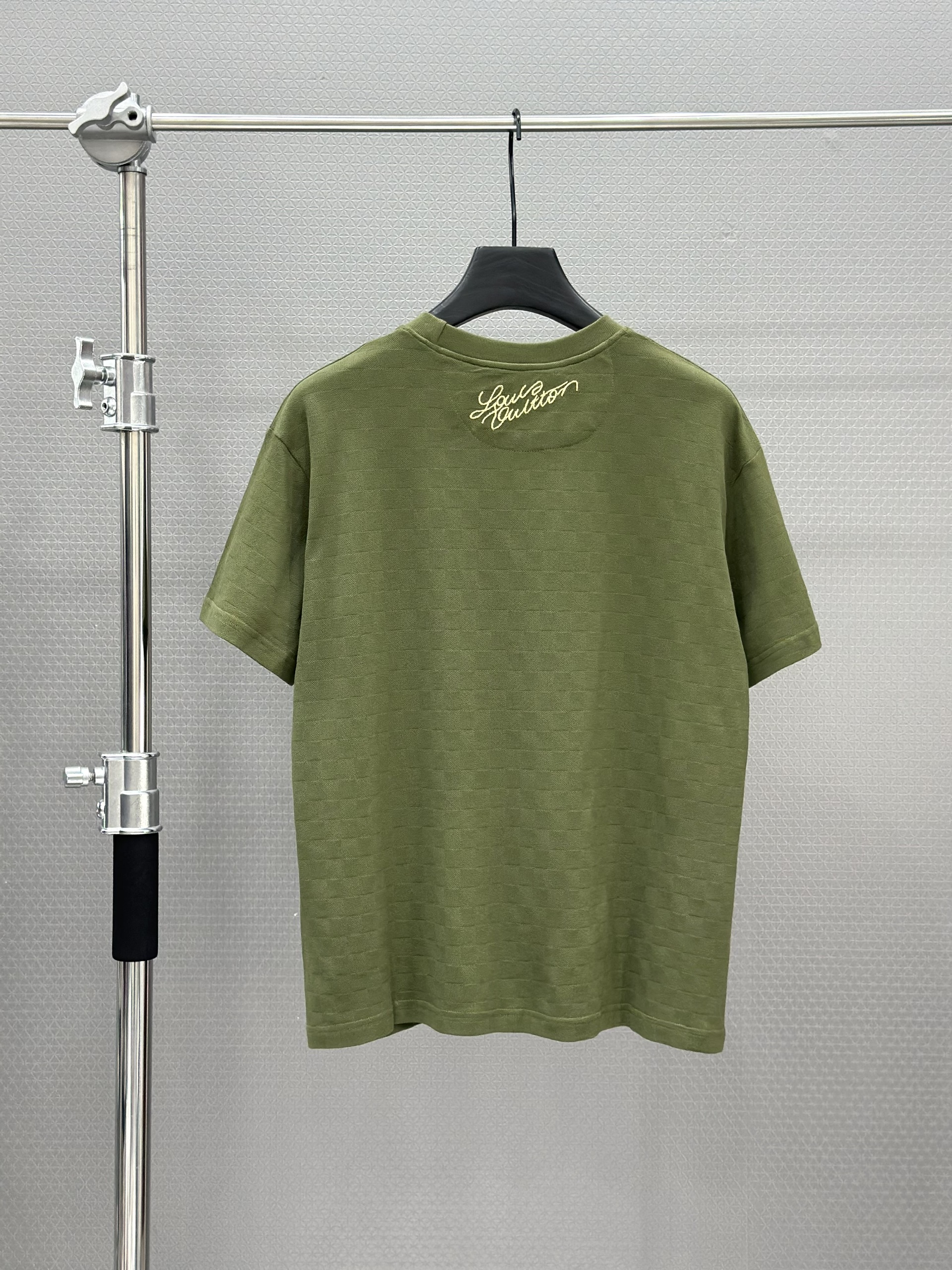 Áo phông T shirt Louis Vuitton LV 19 Caro logo thêu ngực Like Auth XS-M VTN