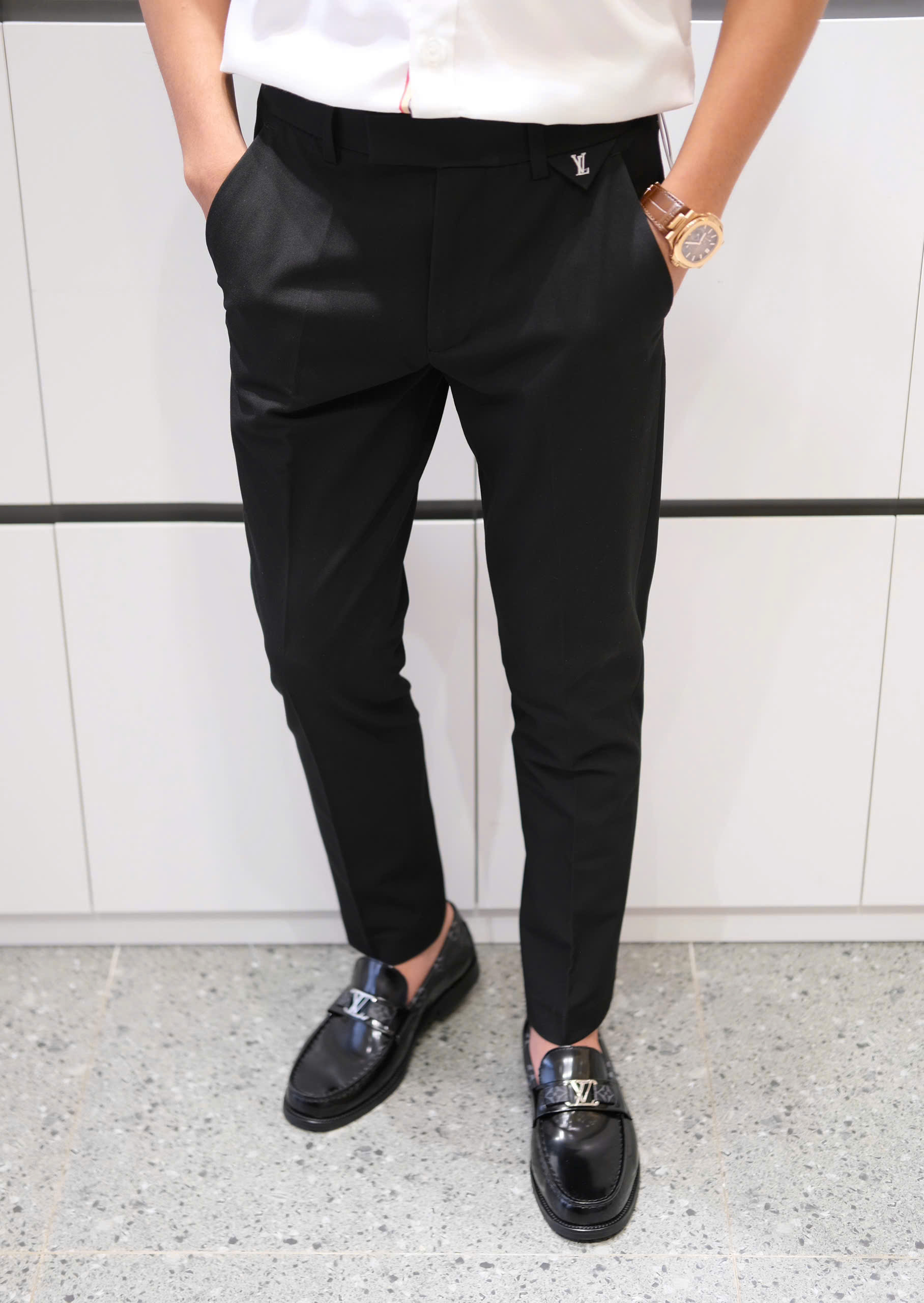 Quần âu tây Louis Vuitton LV Đen logo tag bạc Like Auth 28-36 DDT